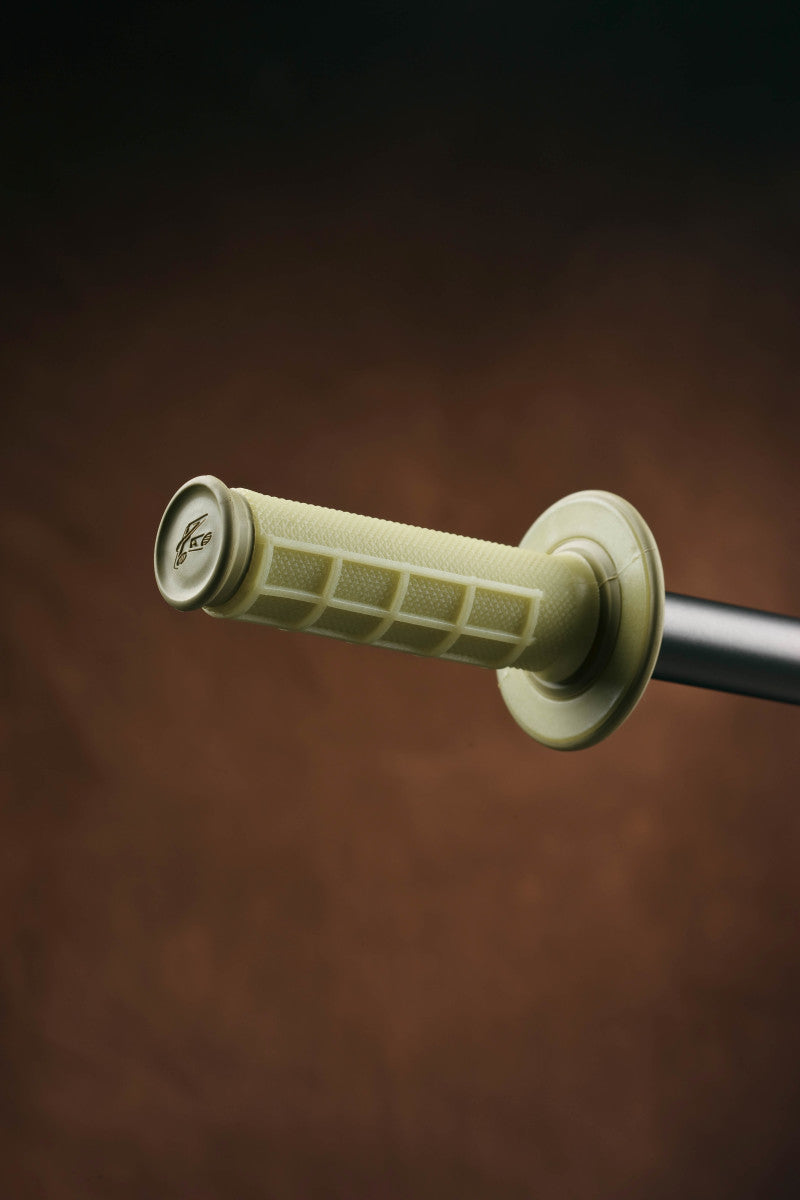 Renthal G165 MX Dual Compound Grips 1/2 Waffle - Kevlar