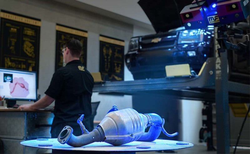 MagnaFlow 49803 Conv DF fits BMW 06-08 M5-6 D/S OEM