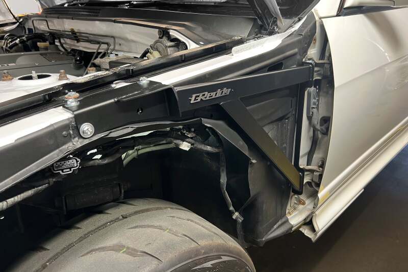 GReddy 14028103 fits NISSAN SKYLINE R33 FRONT FENDER BRACE