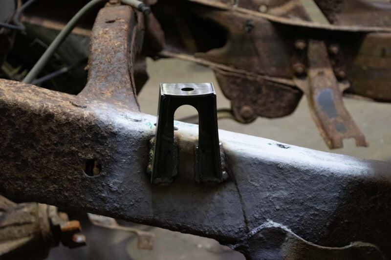 RustBuster RB7614 Bed Mount