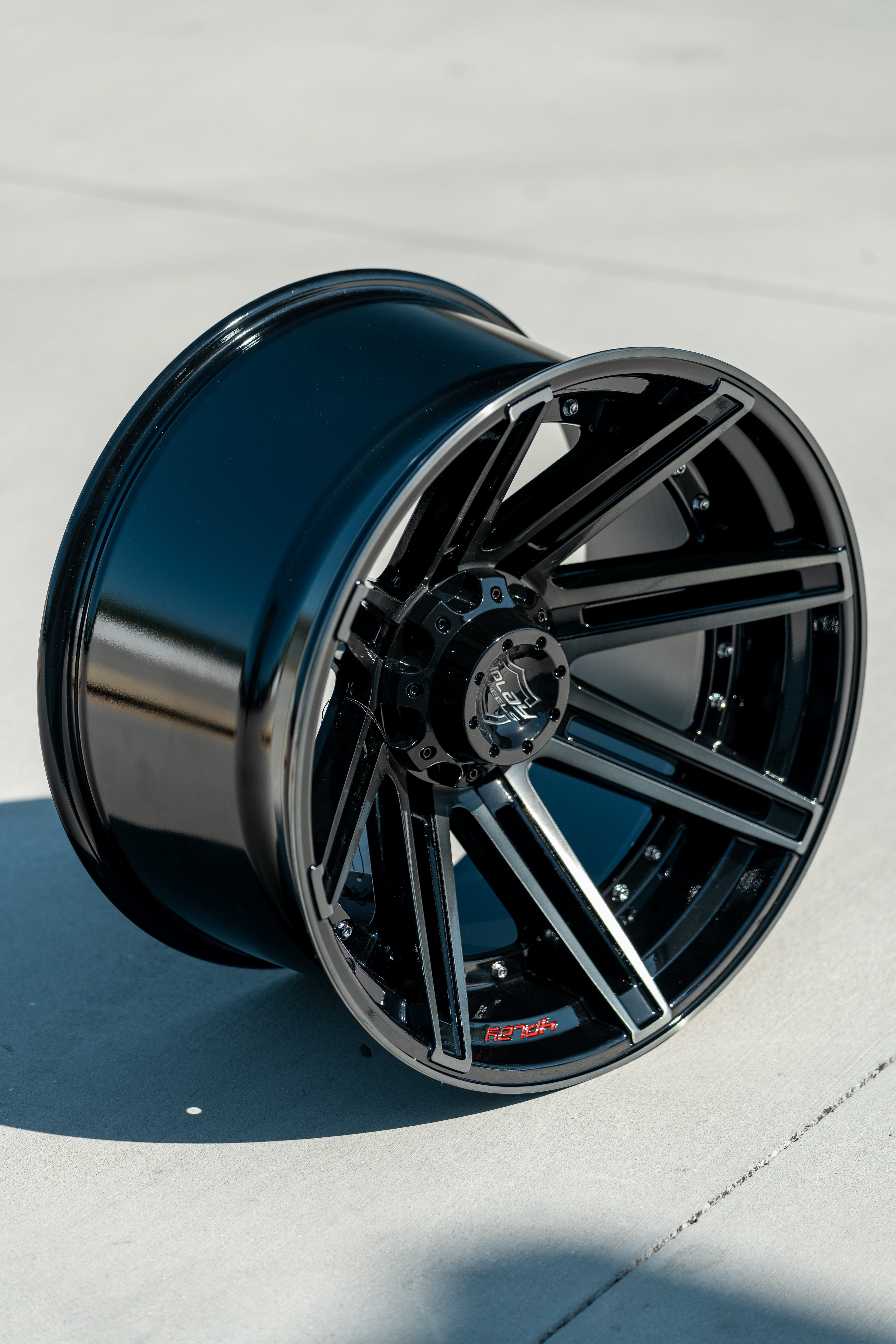4PLAY 4P08-22100-8650-24BBT Gen2 22x10 8x6.5" -24et in Brushed Black