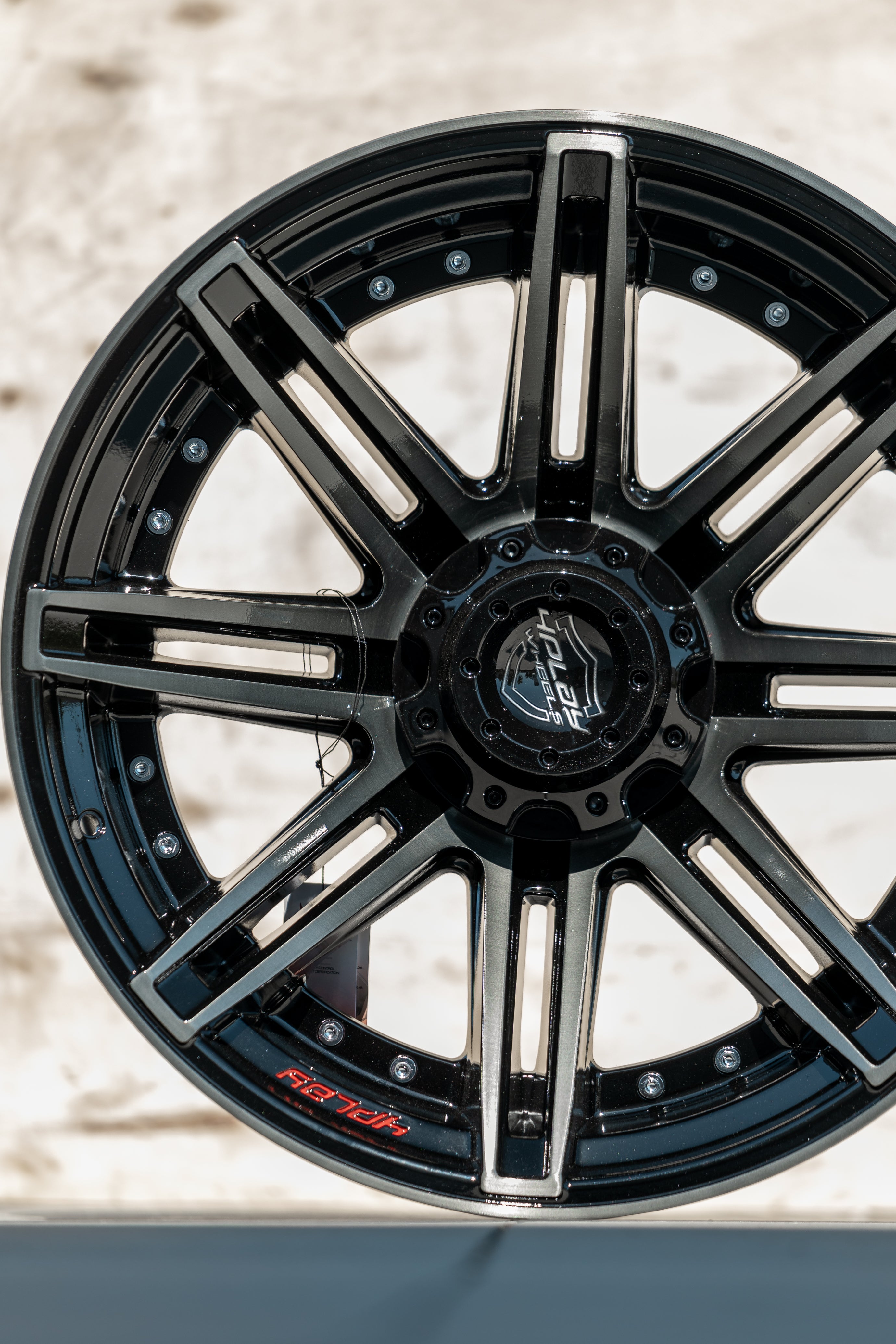 4PLAY 4P08-22100-8650-24BBT Gen2 22x10 8x6.5" -24et in Brushed Black
