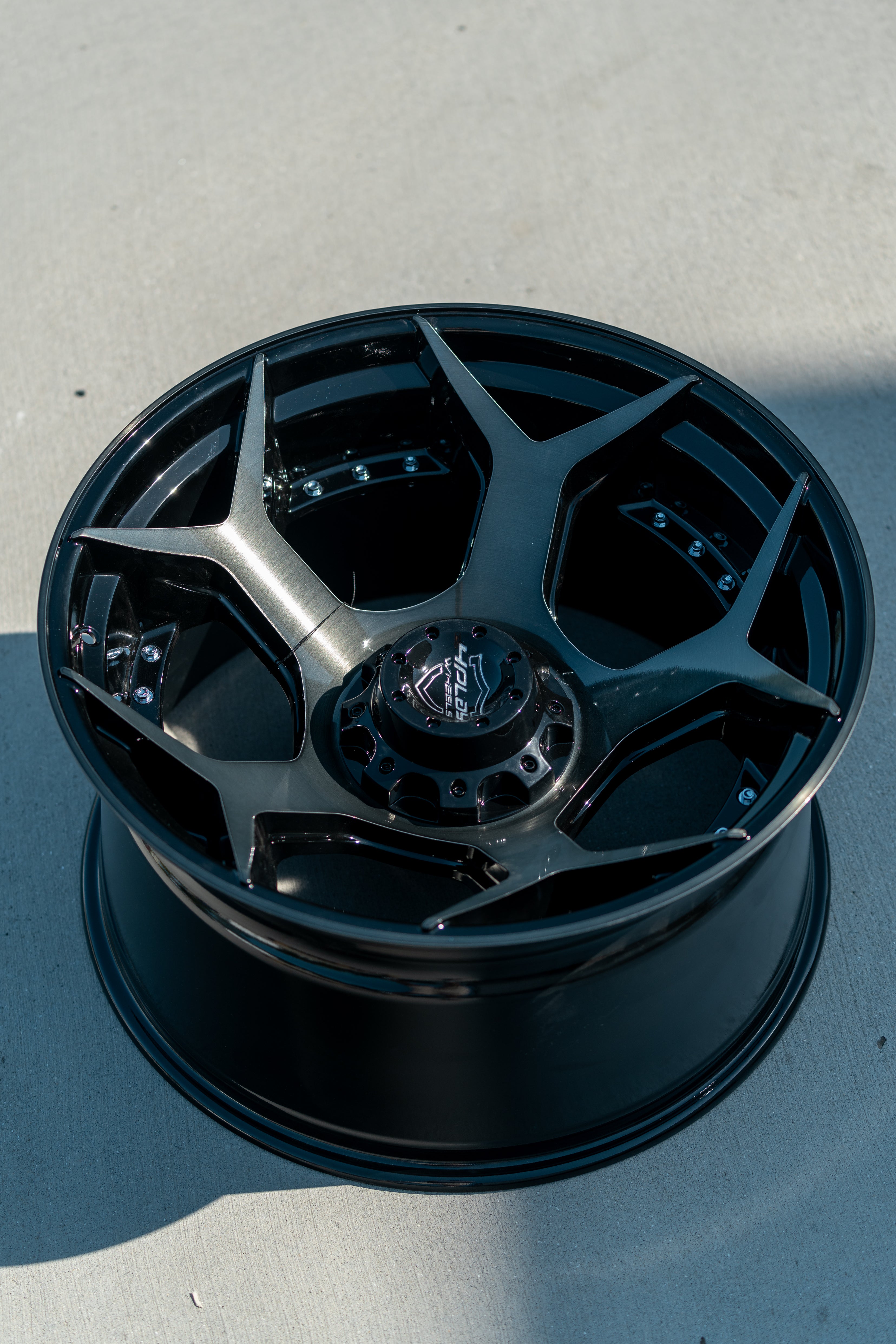 4PLAY 4P50-22100-8650-24BBT 22x10 fits GM-Ford-Dodge-Hummer Brushed Black Rim