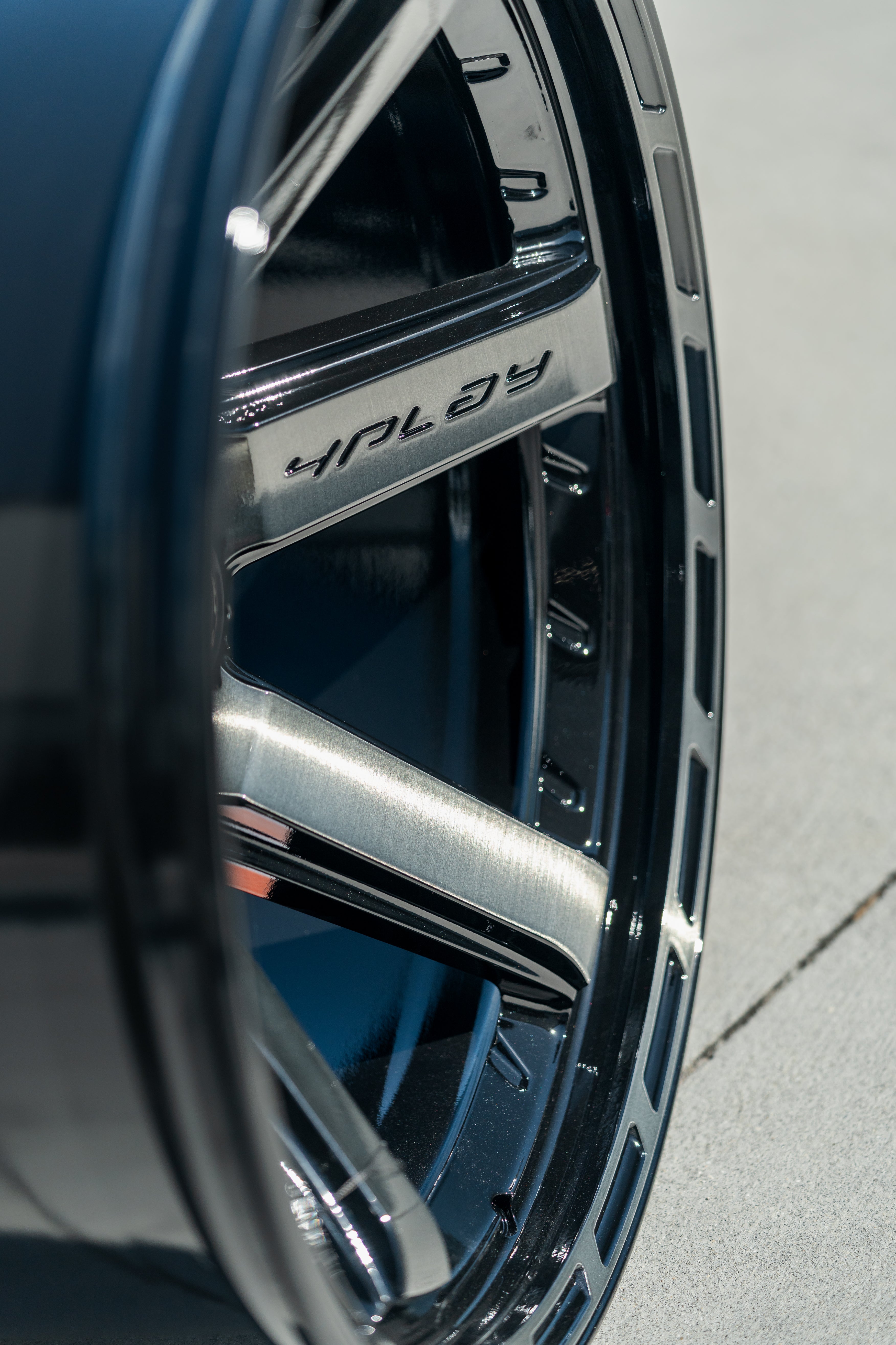 4PLAY 4P63-20100-6D55-18BBT Gen3 20x10 6x135mm & 6x5.5" -18et in Brushed Black