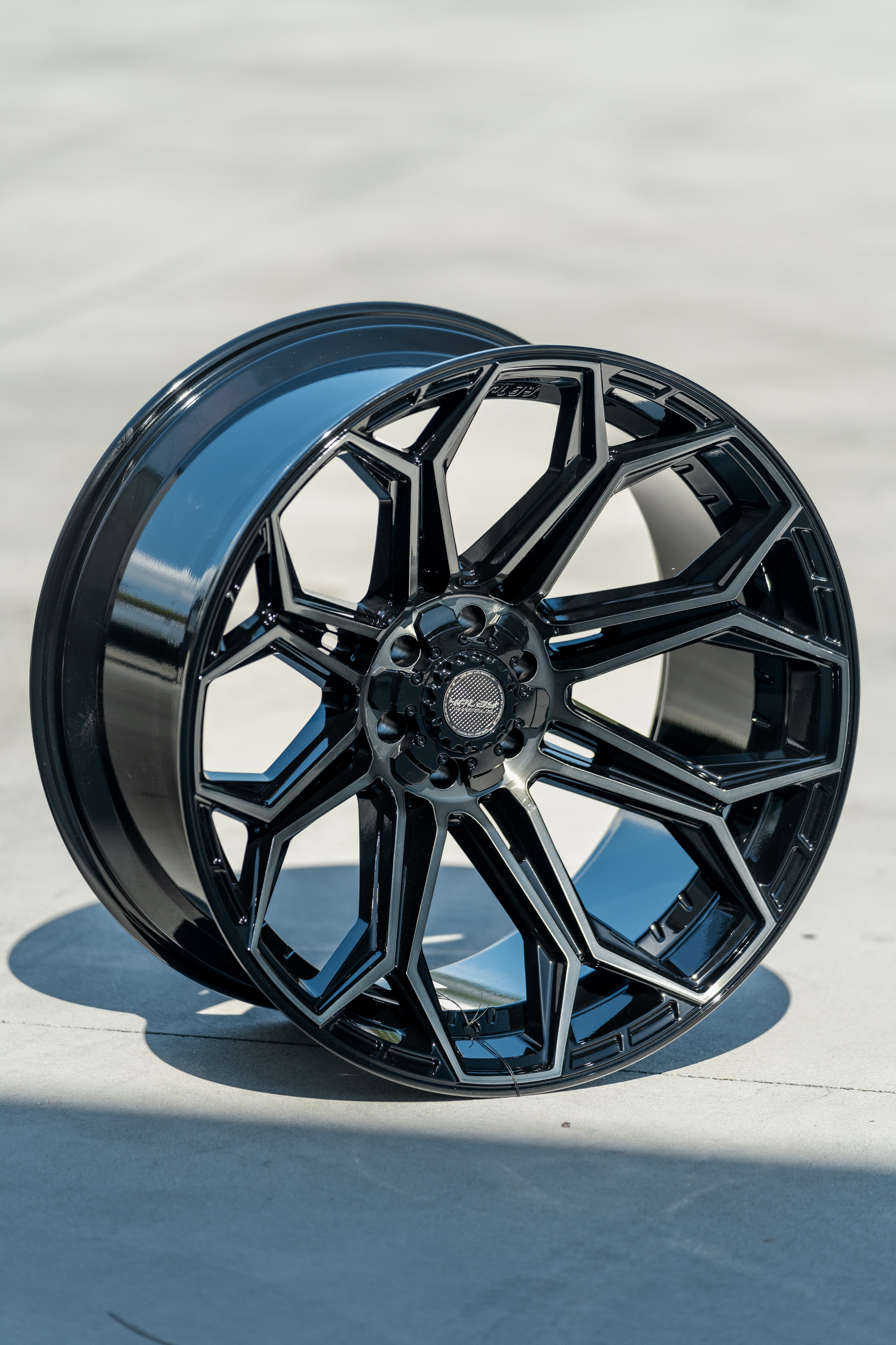 4PLAY 4P83-20100-6D55-18BBT Gen3 20x10 6x135mm & 6x5.5" -18et in Brushed Black