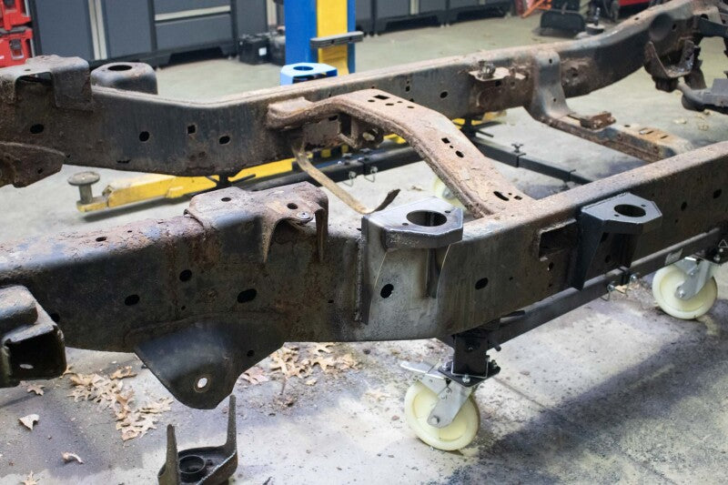 RustBuster RB7078 Rear Cab Mount