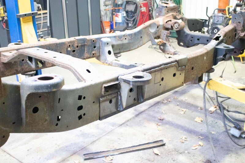 RustBuster RB7020 Center Cab Mount