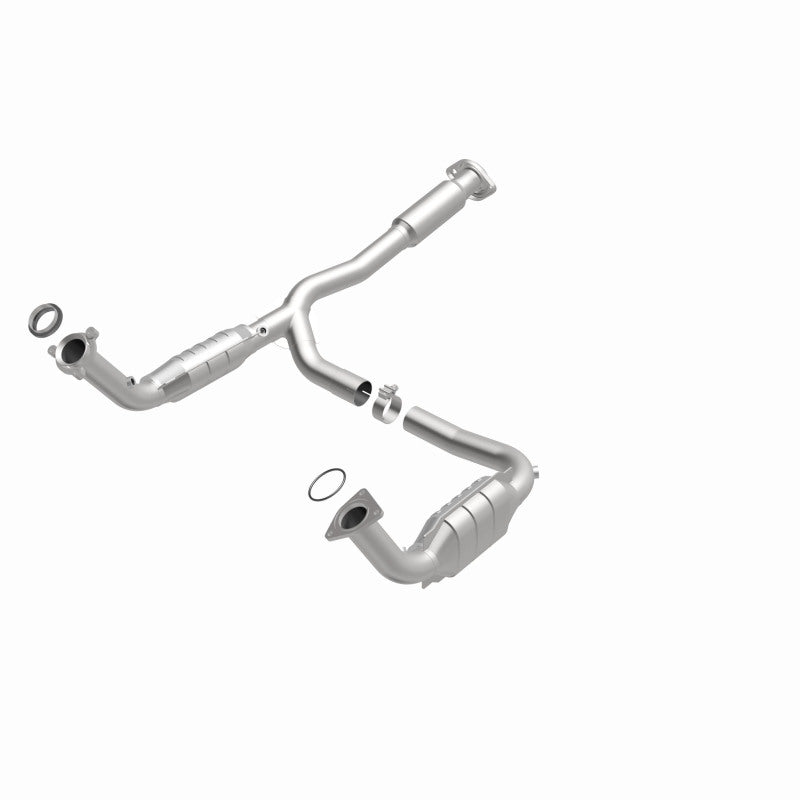 MagnaFlow 49886 Conv DF fits GMC 05-06 Envoy XL Denali
