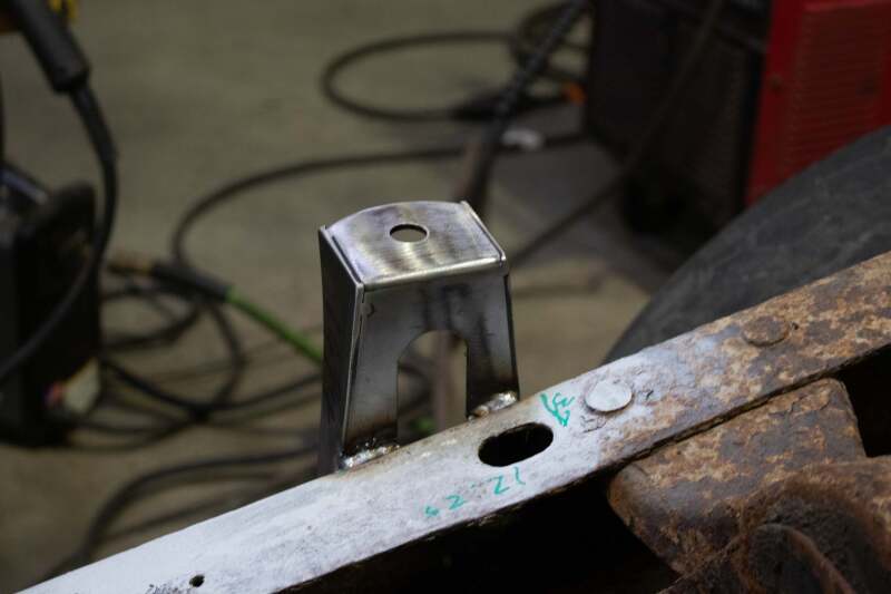 RustBuster RB7614 Bed Mount