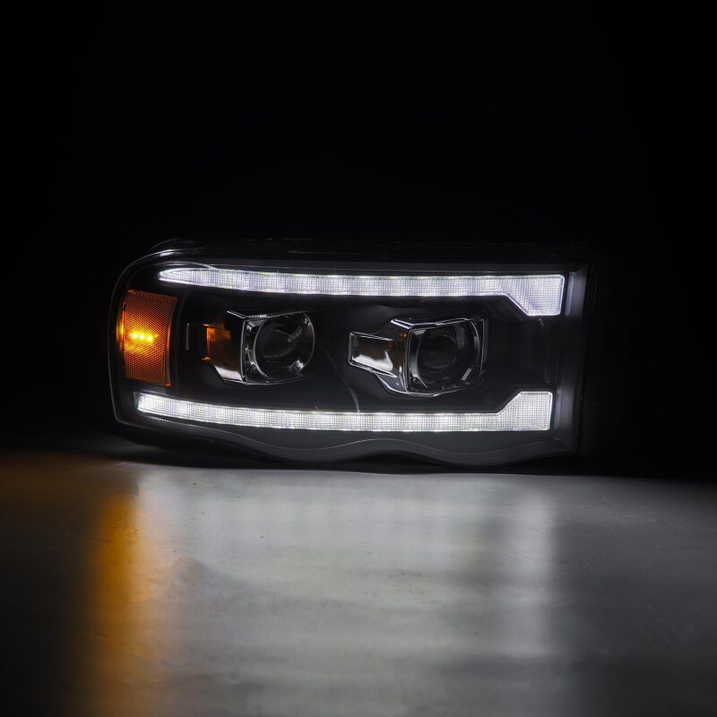 AlphaRex 880570 02-05 fits Dodge Ram 1500 PRO-Series Projector Headlights Pla