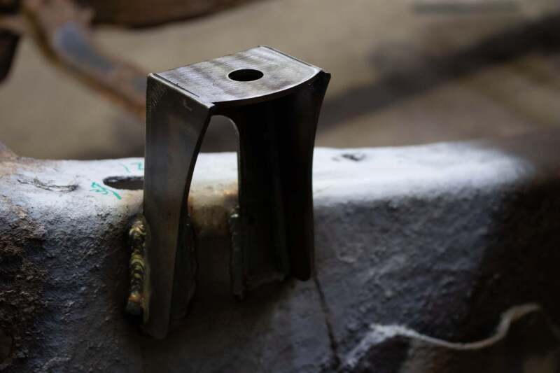 RustBuster RB7614 Bed Mount