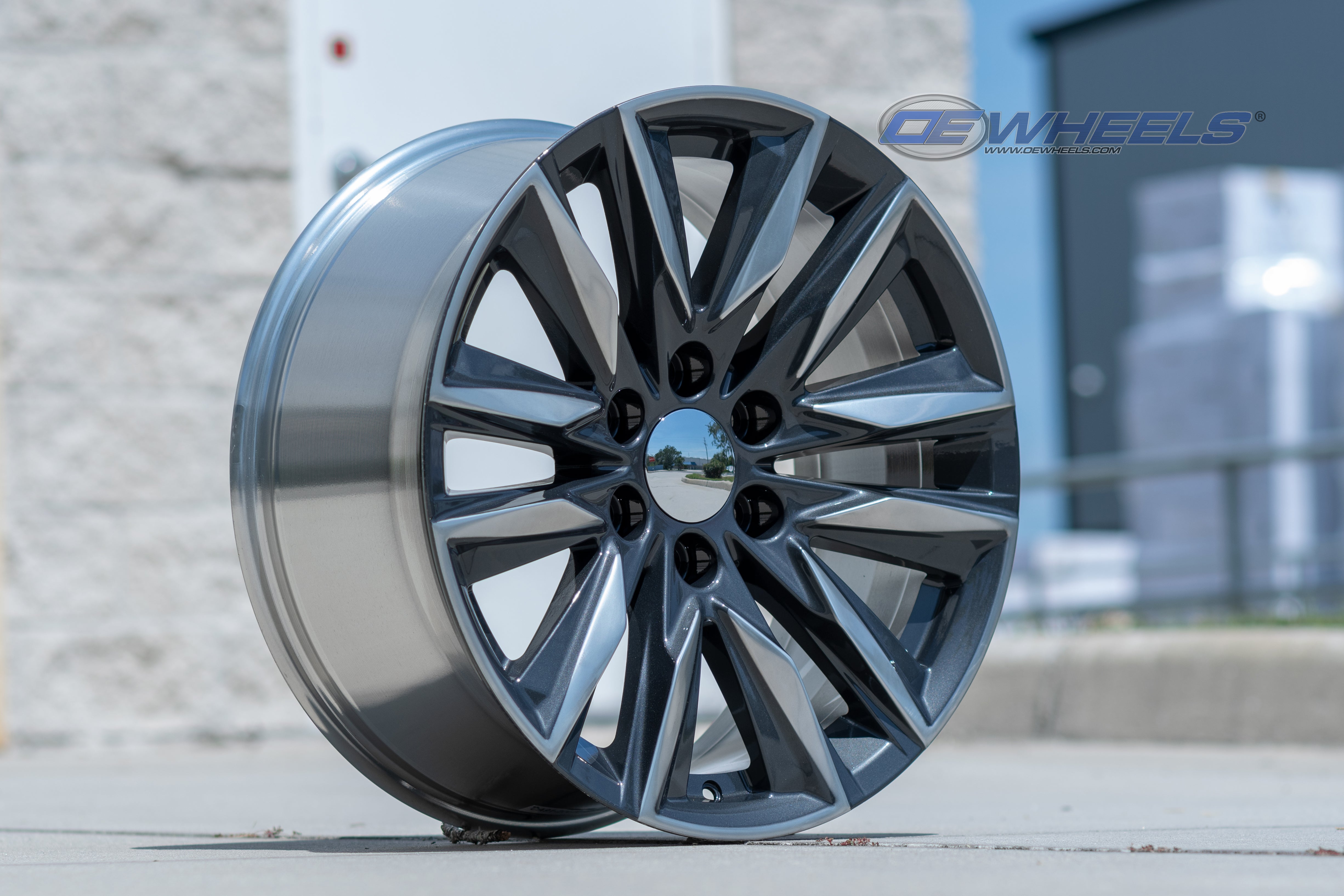 OE Wheels CA91-20090-6550-28PG 20" Replica fits Cadillac Escalade Gunmetal