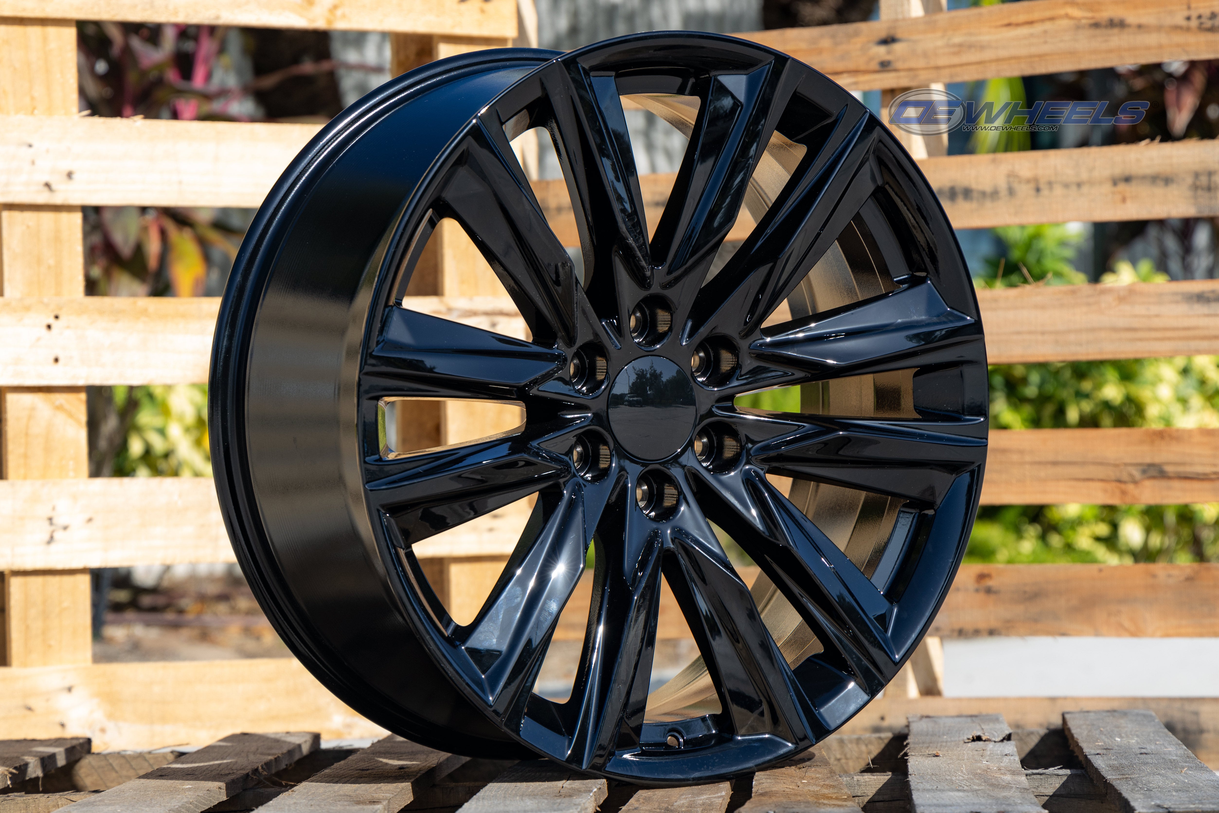 OE Wheels CA91-24100-6550-28B 24" Replica fits Cadillac Escalade Gloss Black