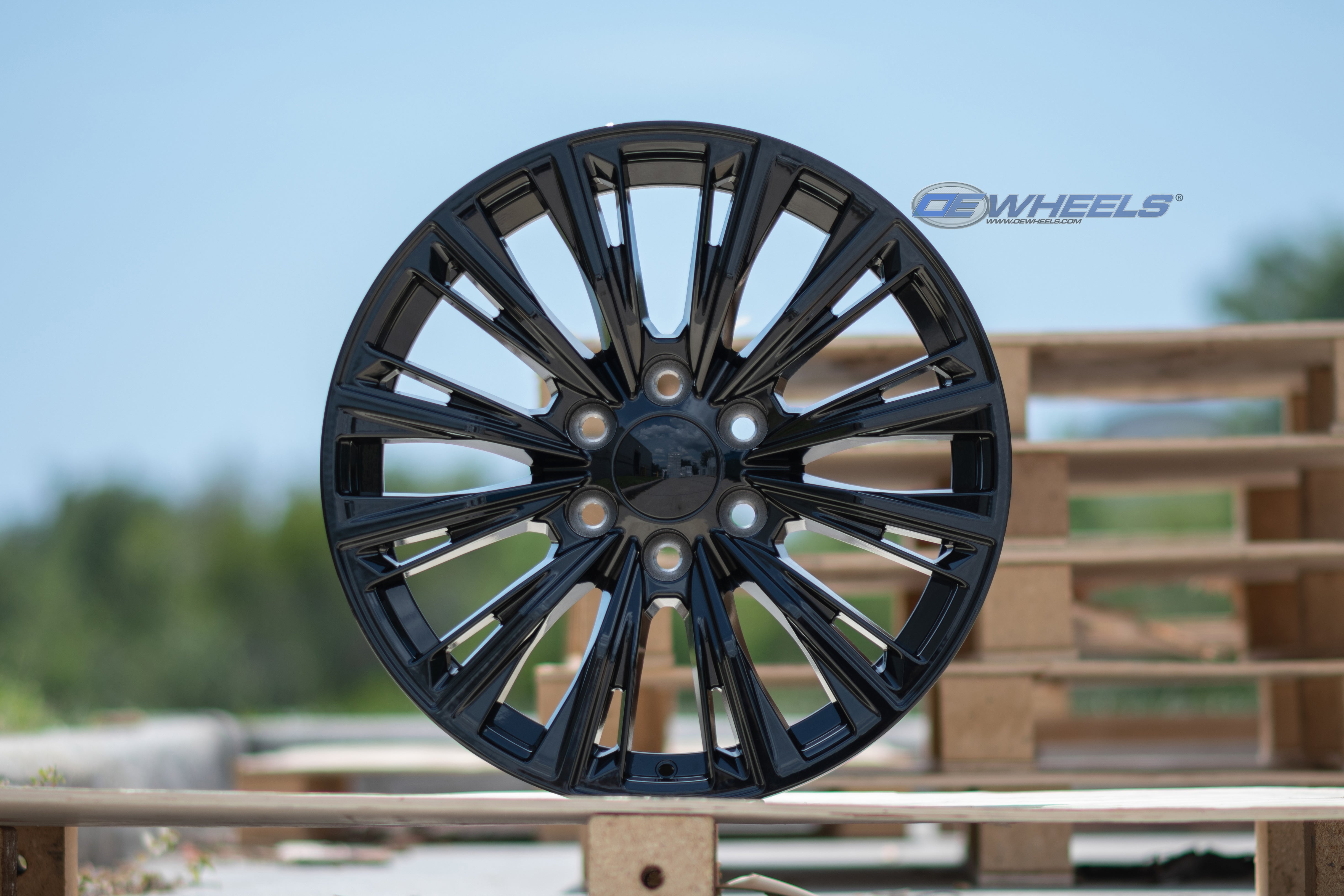 OE Wheels CA93-20090-6550-28B 20" Replica fits Cadillac Escalade - Gloss Black