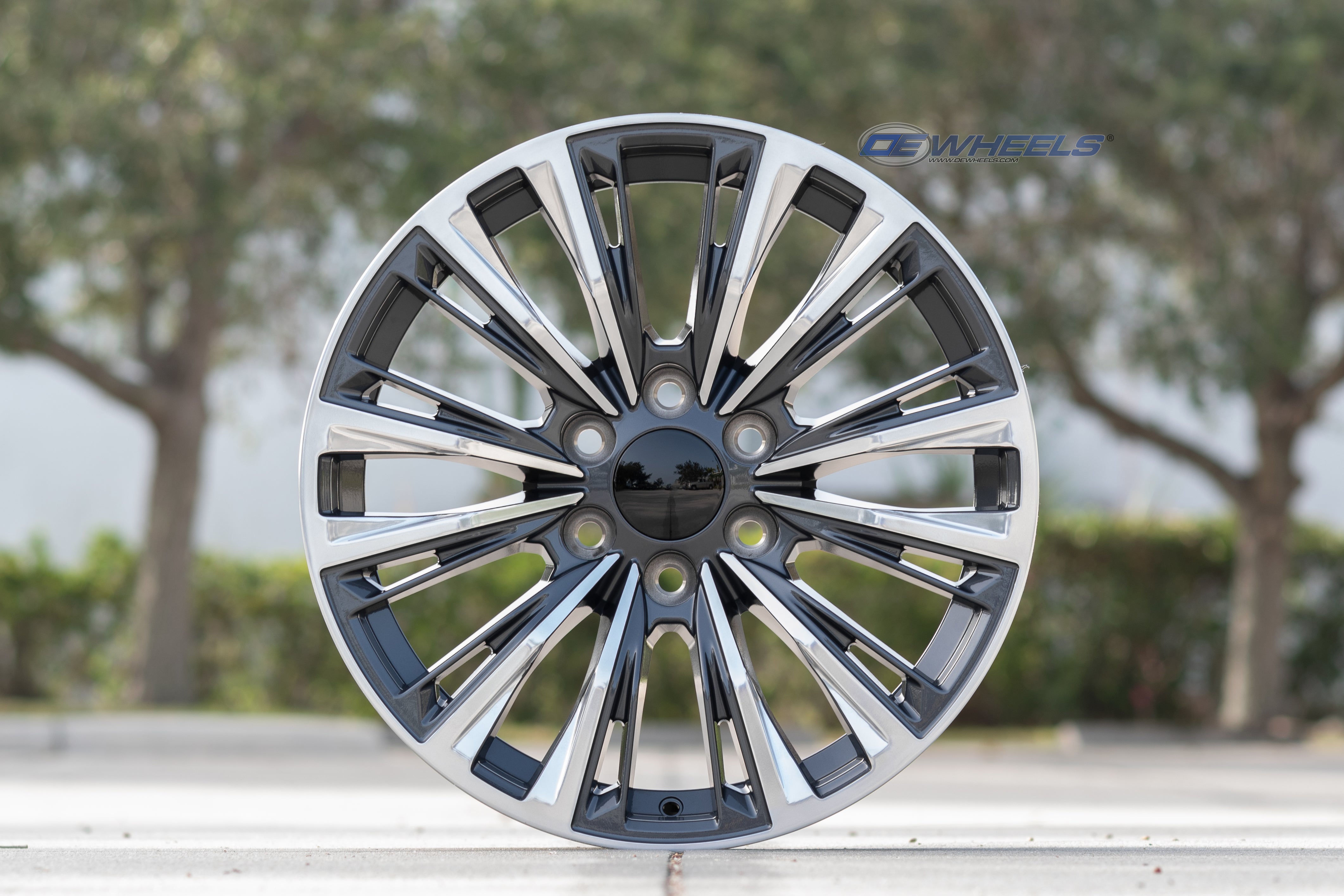 OE Wheels CA93-22090-6550-28PG 22" Replica fits Cadillac Escalade Gunmetal