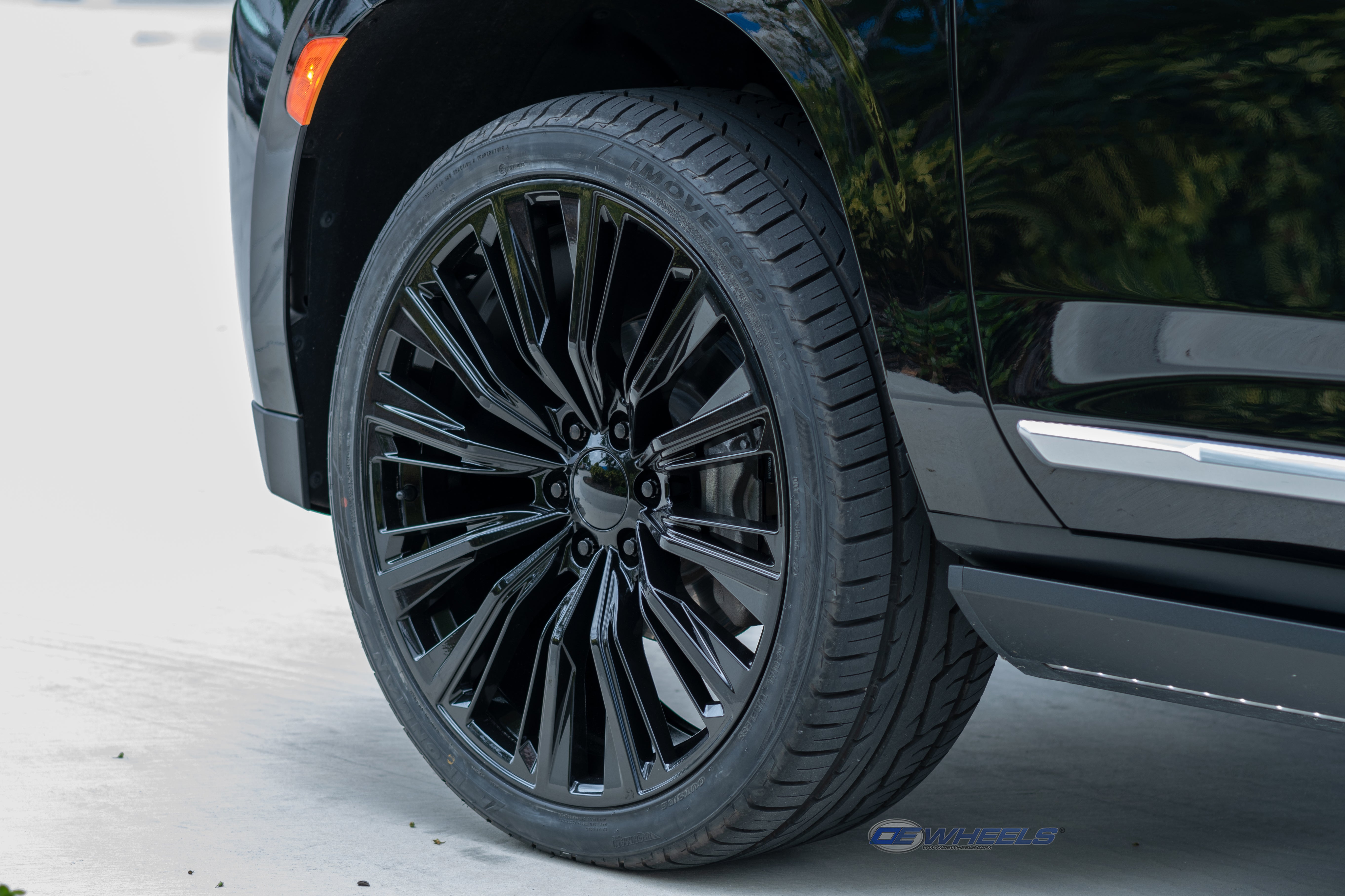 OE Wheels CA93-24100-6550-28B 24" Replica fits Cadillac Escalade Gloss Black
