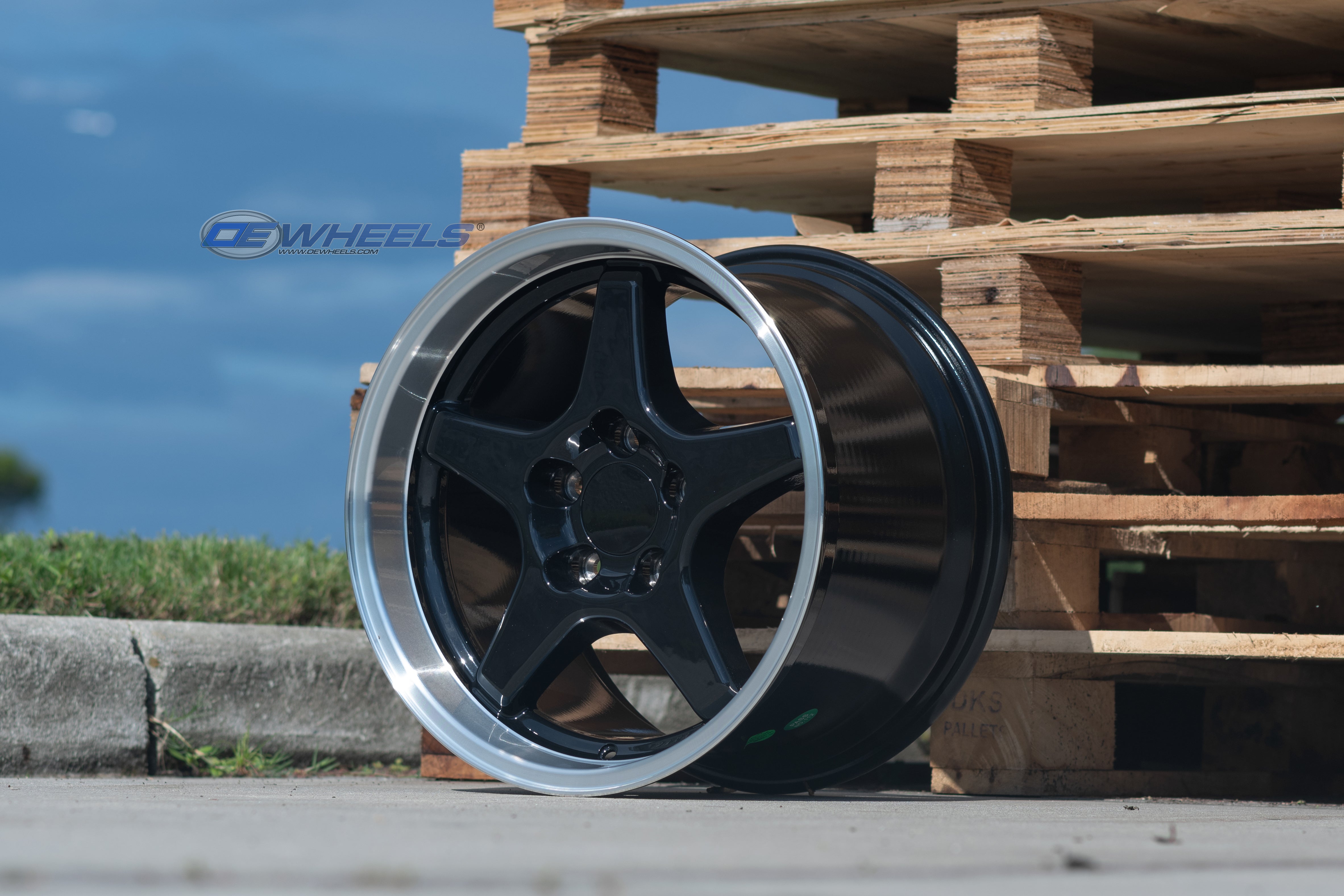OE Wheels CV01-17110-5475-50BM 17" Replica fits Chevrolet Corvette ZR1 Black