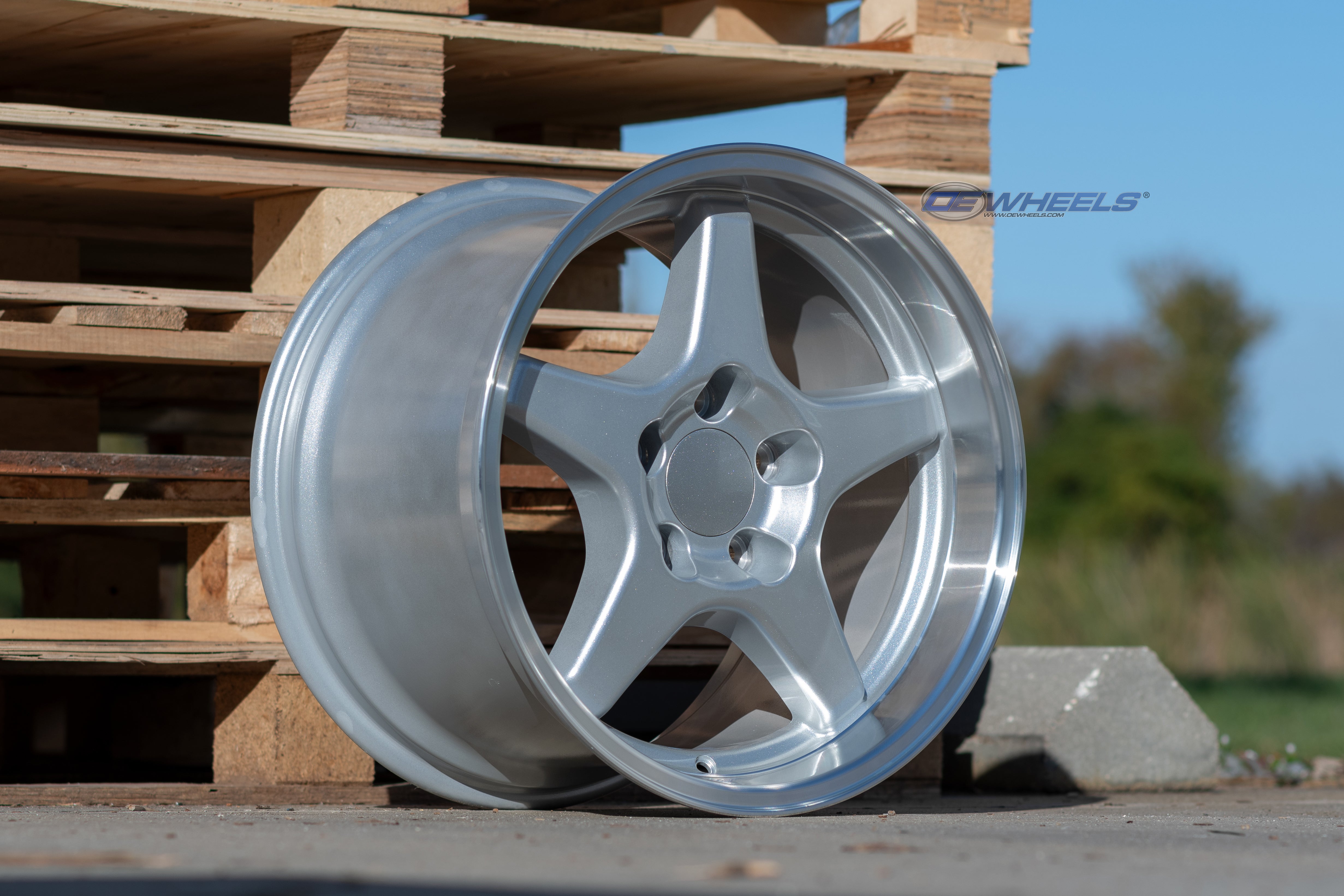 OE Wheels CV01-17110-5475-50SM 17" Replica fits Chevrolet Corvette ZR1 Silver