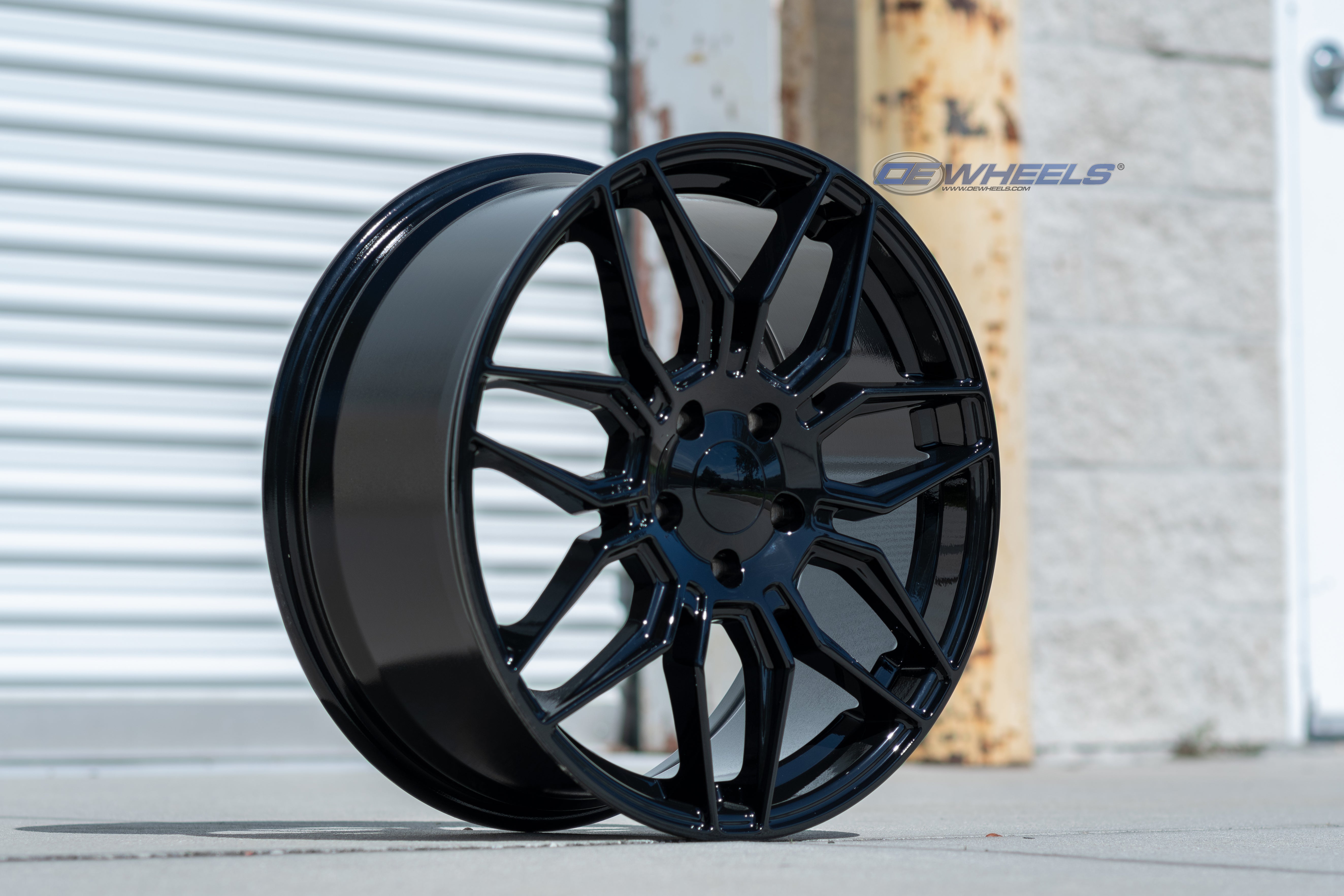 OE Wheels CV03C-18085-5475-52B 18" Replica fits Chevrolet C7 Corvette Gloss Blk
