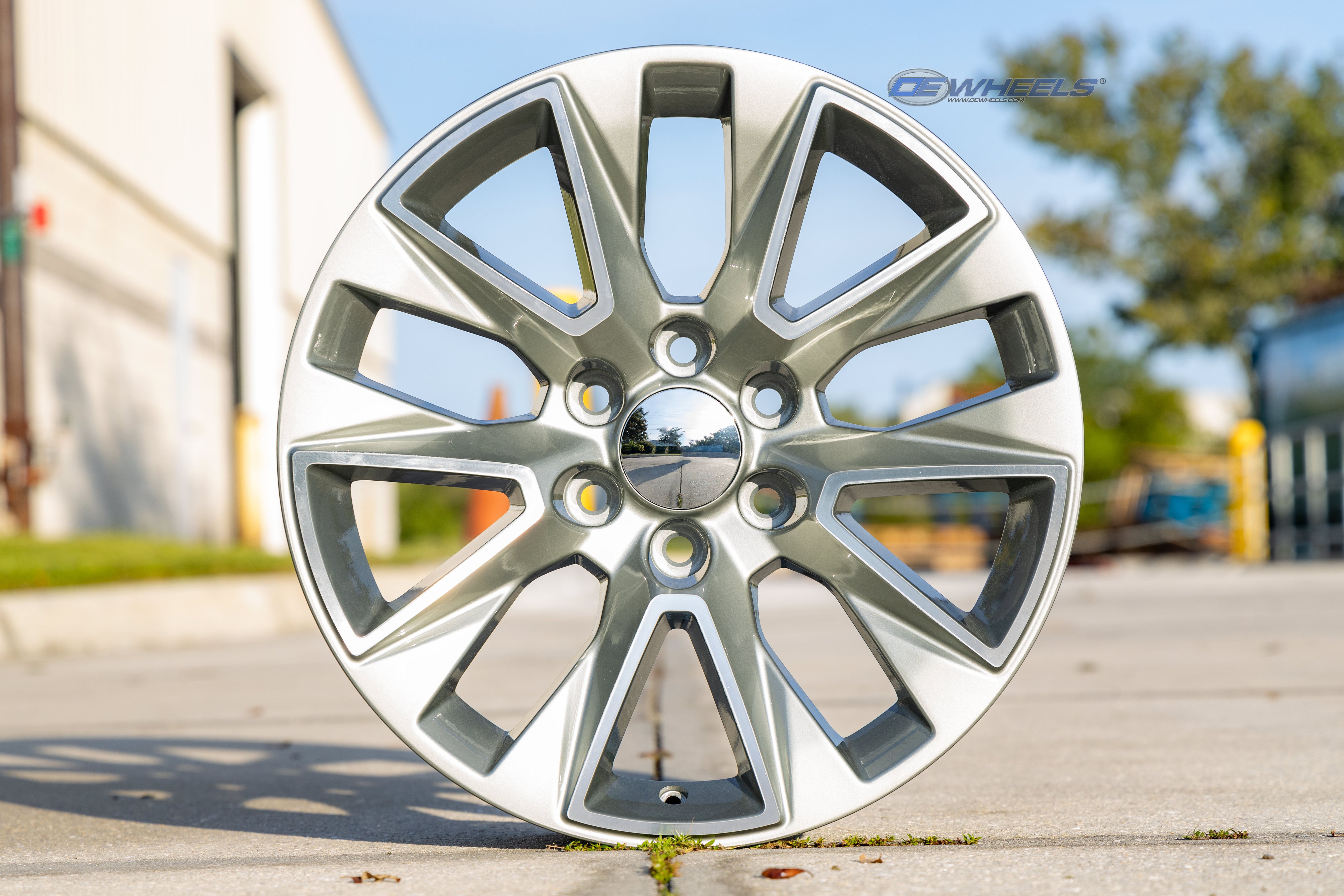 OE Wheels CV26-20090-6550-28MS 20" Replica fits Chevrolet Silverado LTZ Machined
