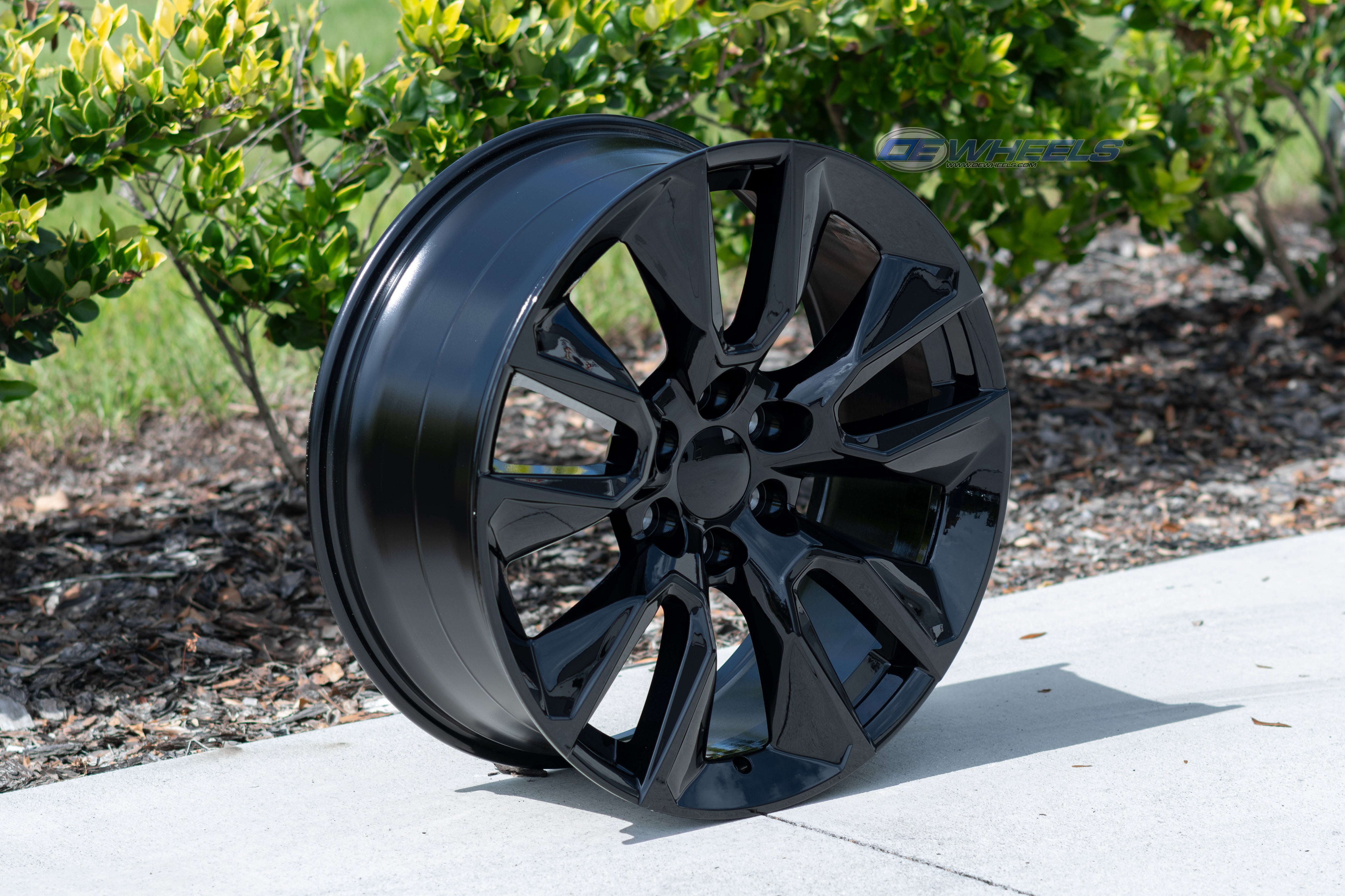 OE Wheels CV32-22090-6550-28B 22" Replica fits Chevrolet Silverado 1500 Black