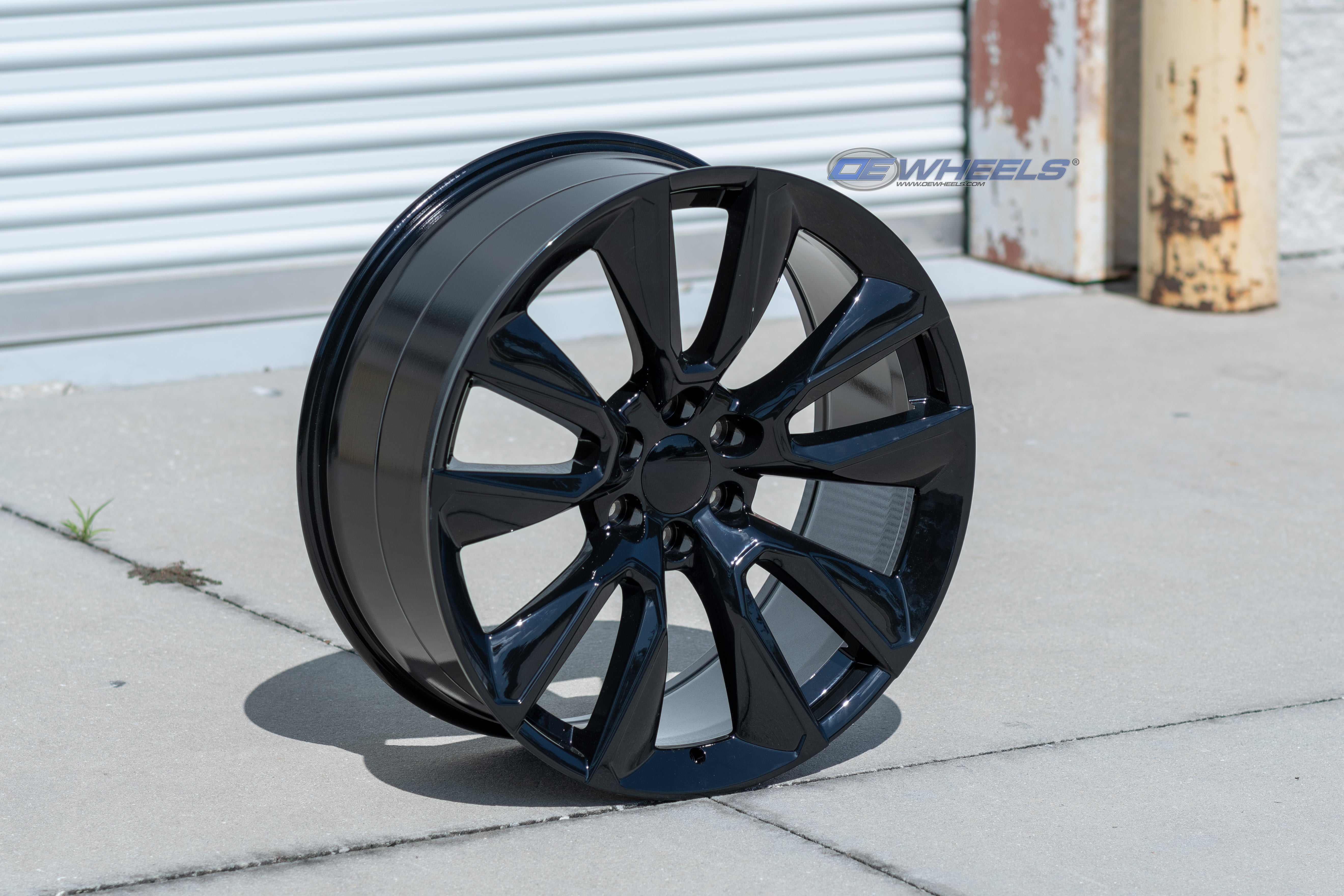 OE Wheels CV32-24100-6550-28B 24" Replica fits Chevrolet Silverado 1500 - Black