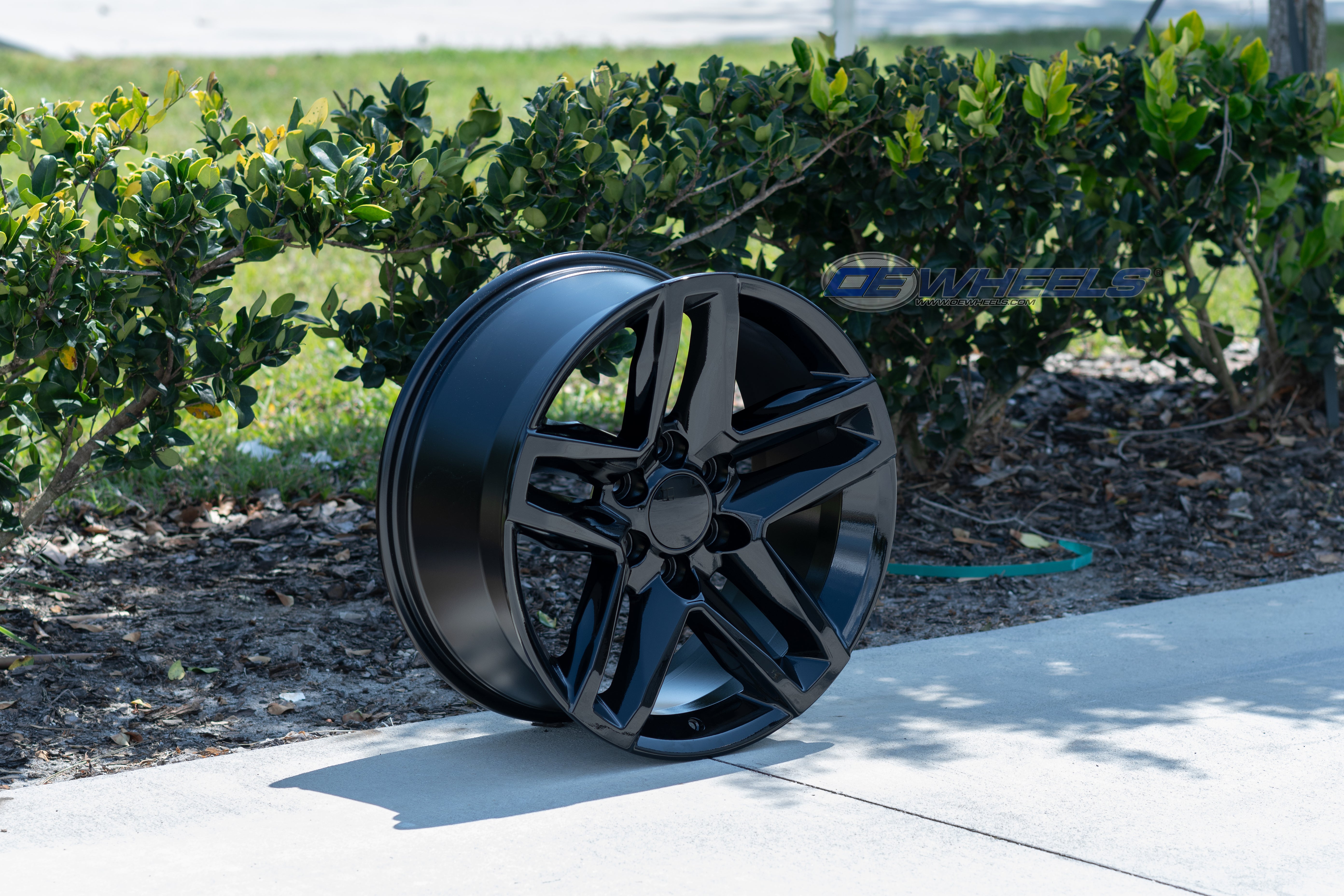 OE Wheels CV34B-20090-6550-26B 20" Replica fits Chevrolet Silverado 1500 Black