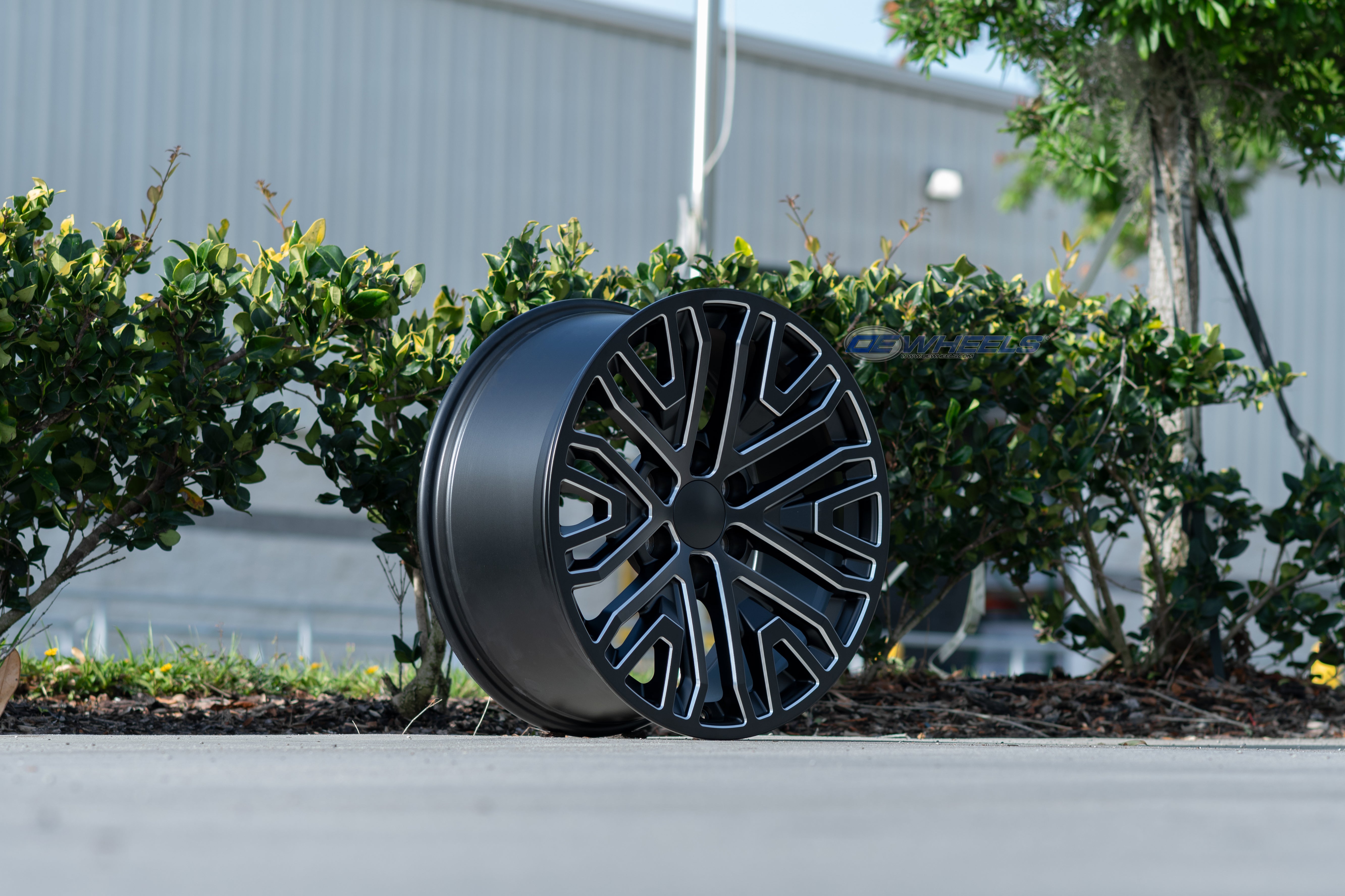 OE Wheels CV37-20090-6550-28B1M 20" Replica fits GMC Sierra 1500 Black Milled
