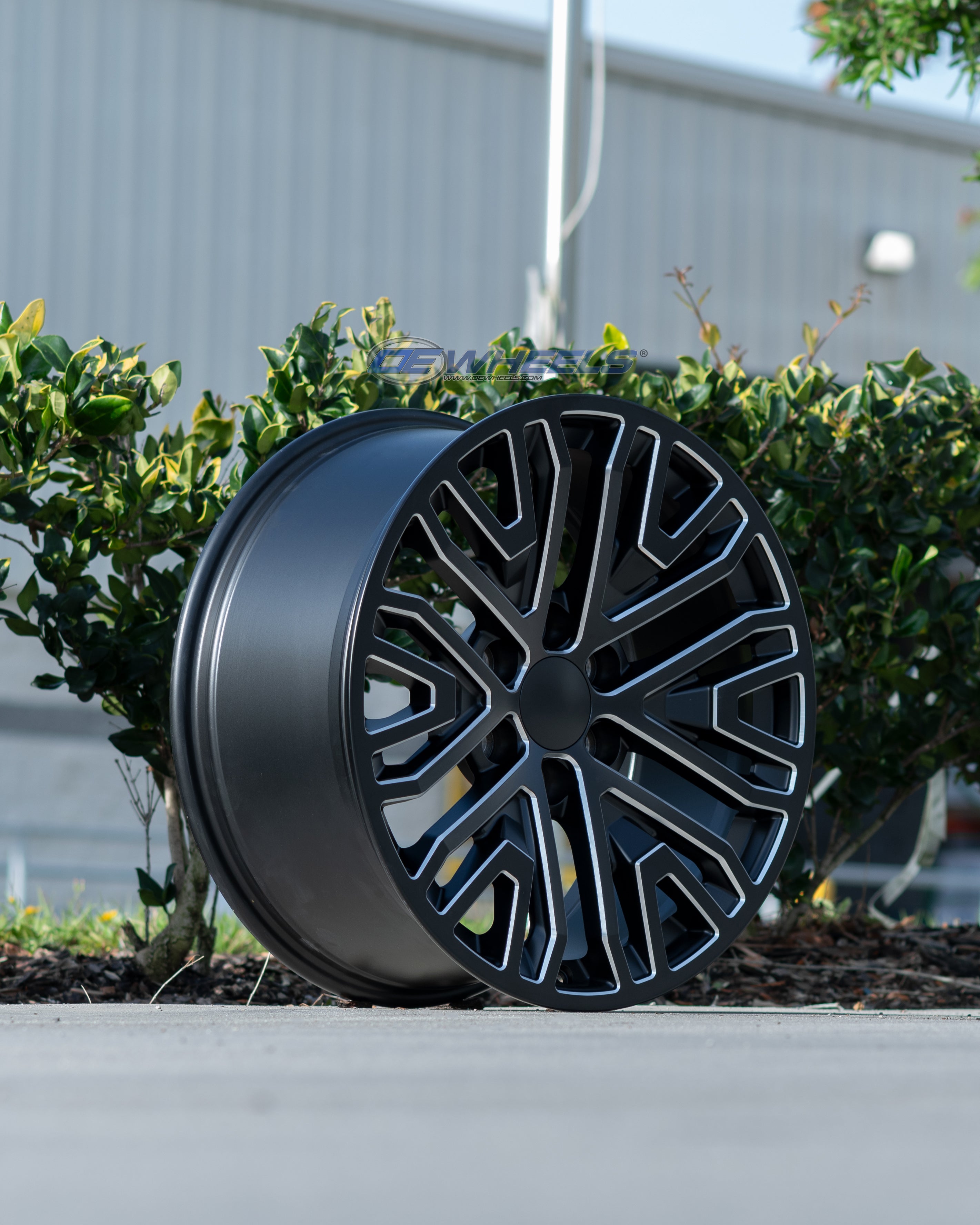 OE Wheels CV37-20090-6550-28B1M 20" Replica fits GMC Sierra 1500 Black Milled
