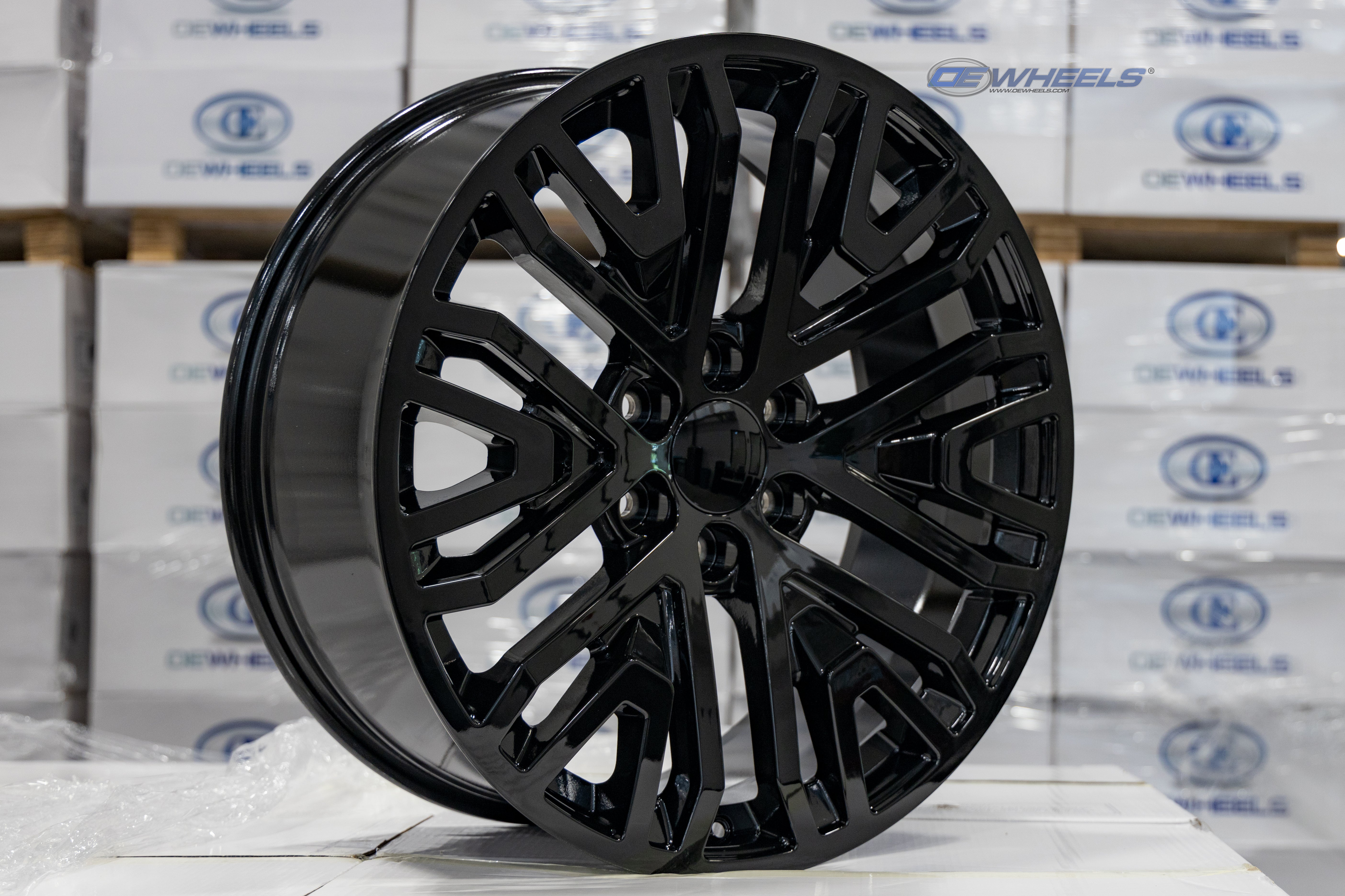 OE Wheels CV37-22090-6550-28B 22" Replica CV37 fits GMC Sierra 22x9 Black