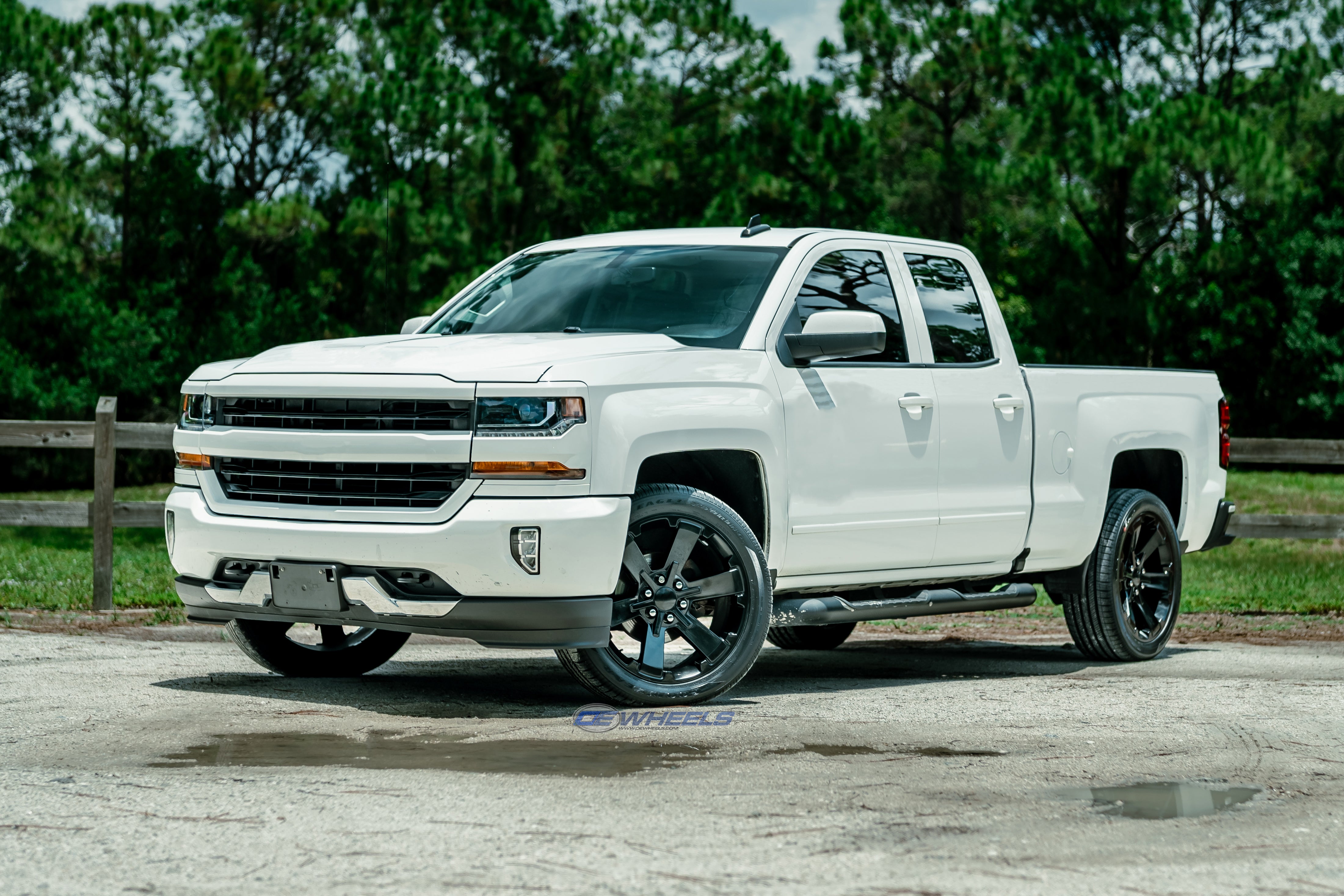 OE Wheels CV41B-22090-6550-24B 22" Replica fits Chevy Silverado Rally Gloss Blk