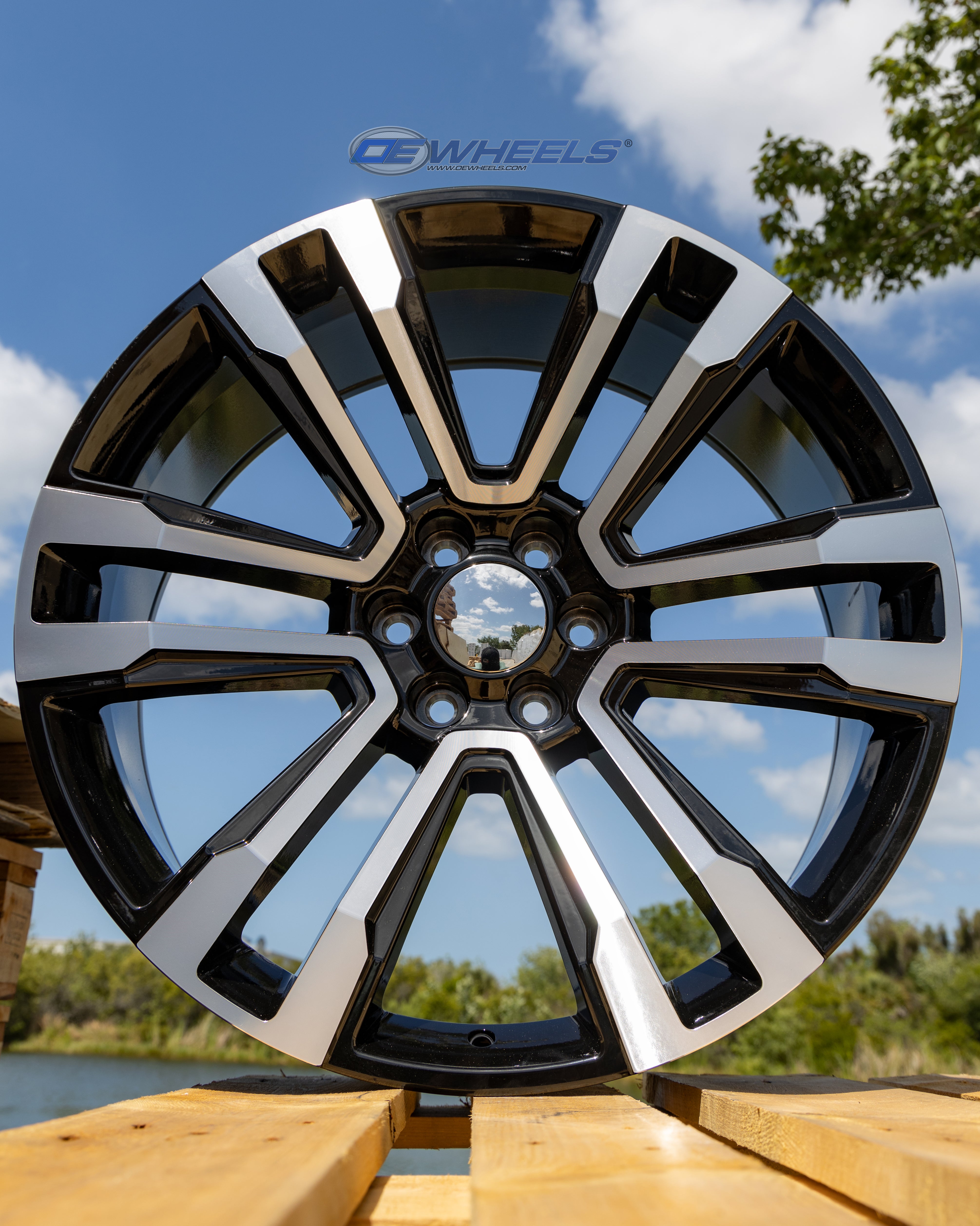 OE Wheels CV44-22090-6550-24MB 22" Replica CV44 fits GMC Yukon 22x9 Black Mach'd