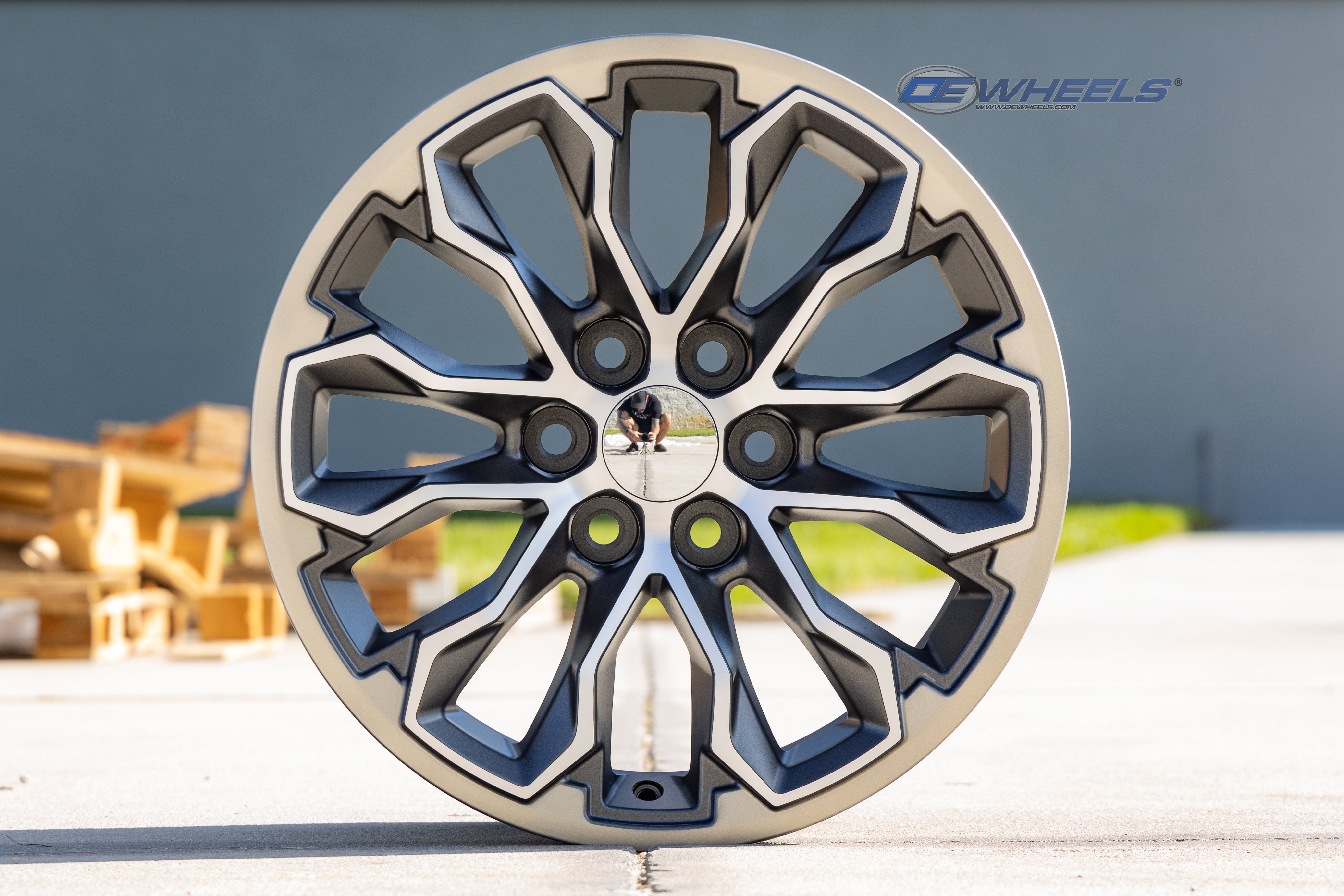 OE Wheels CV54-17080-6120-33MG1 17" Replica fits Chevy Colorado ZR2 Gunmetal
