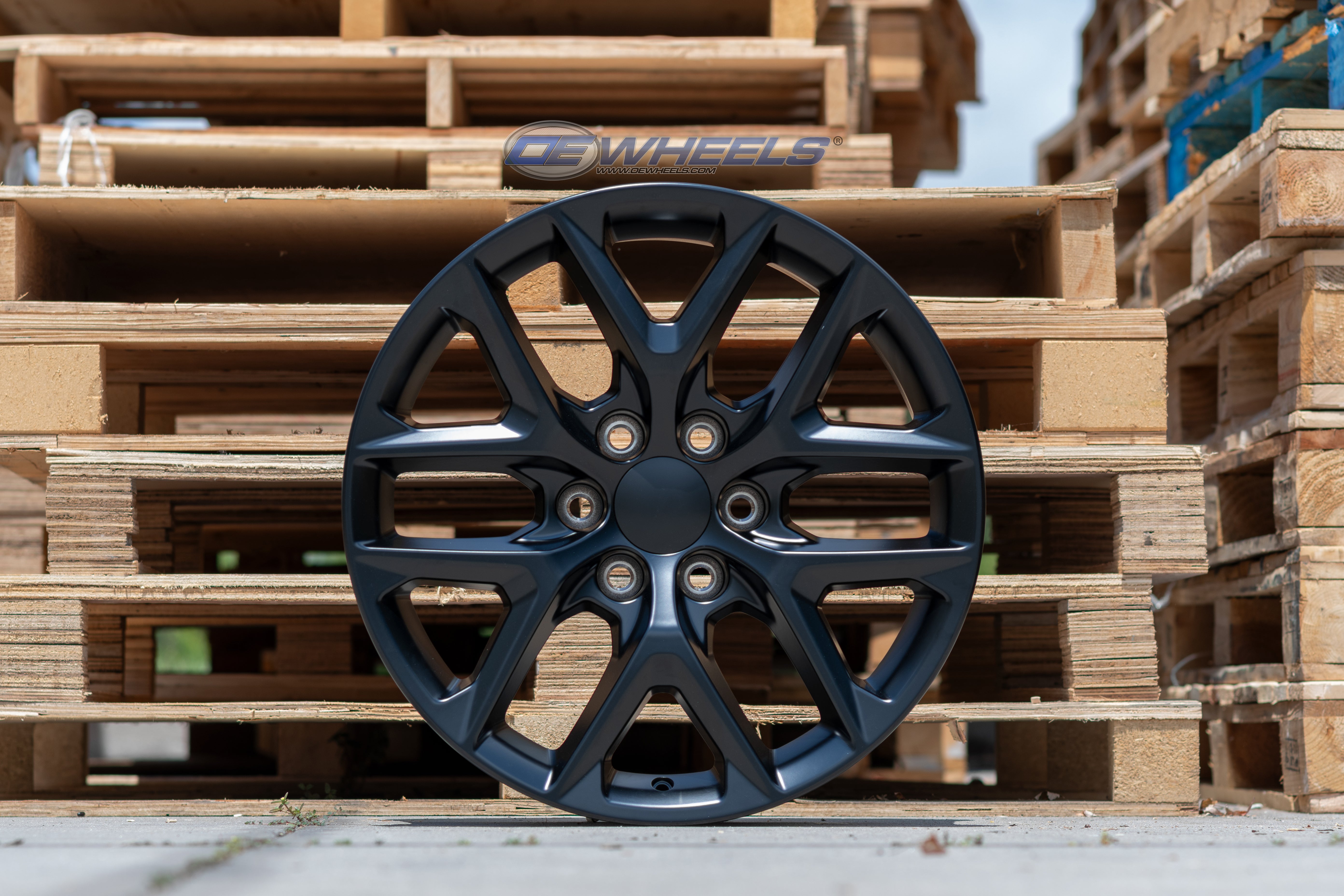OE Wheels CV62-20090-6550-28B1 20" Replica fits Chevrolet Silverado Gloss Black