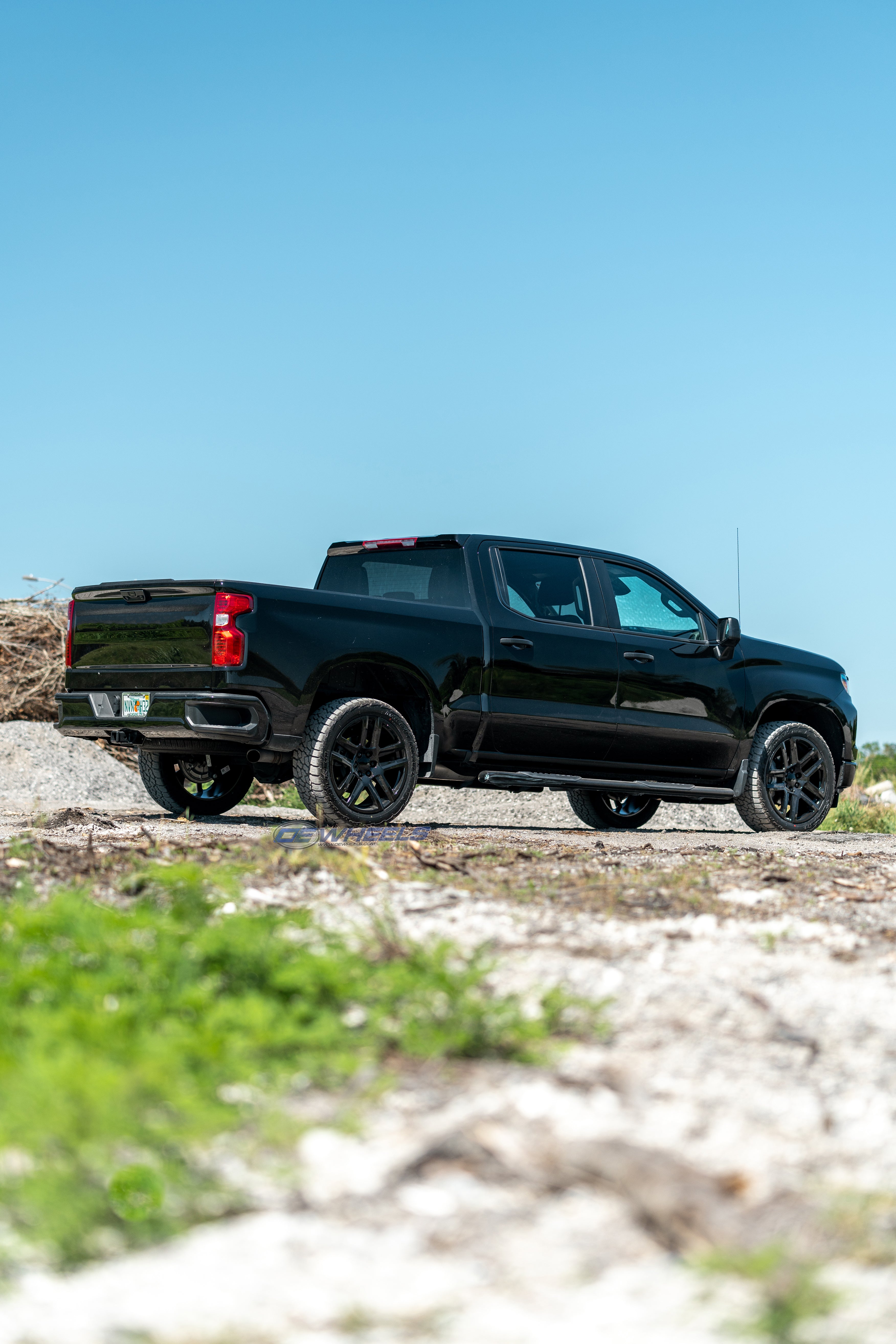 OE Wheels CV63-22090-6550-28B 22" Replica fits Chevrolet Silverado 1500 Black