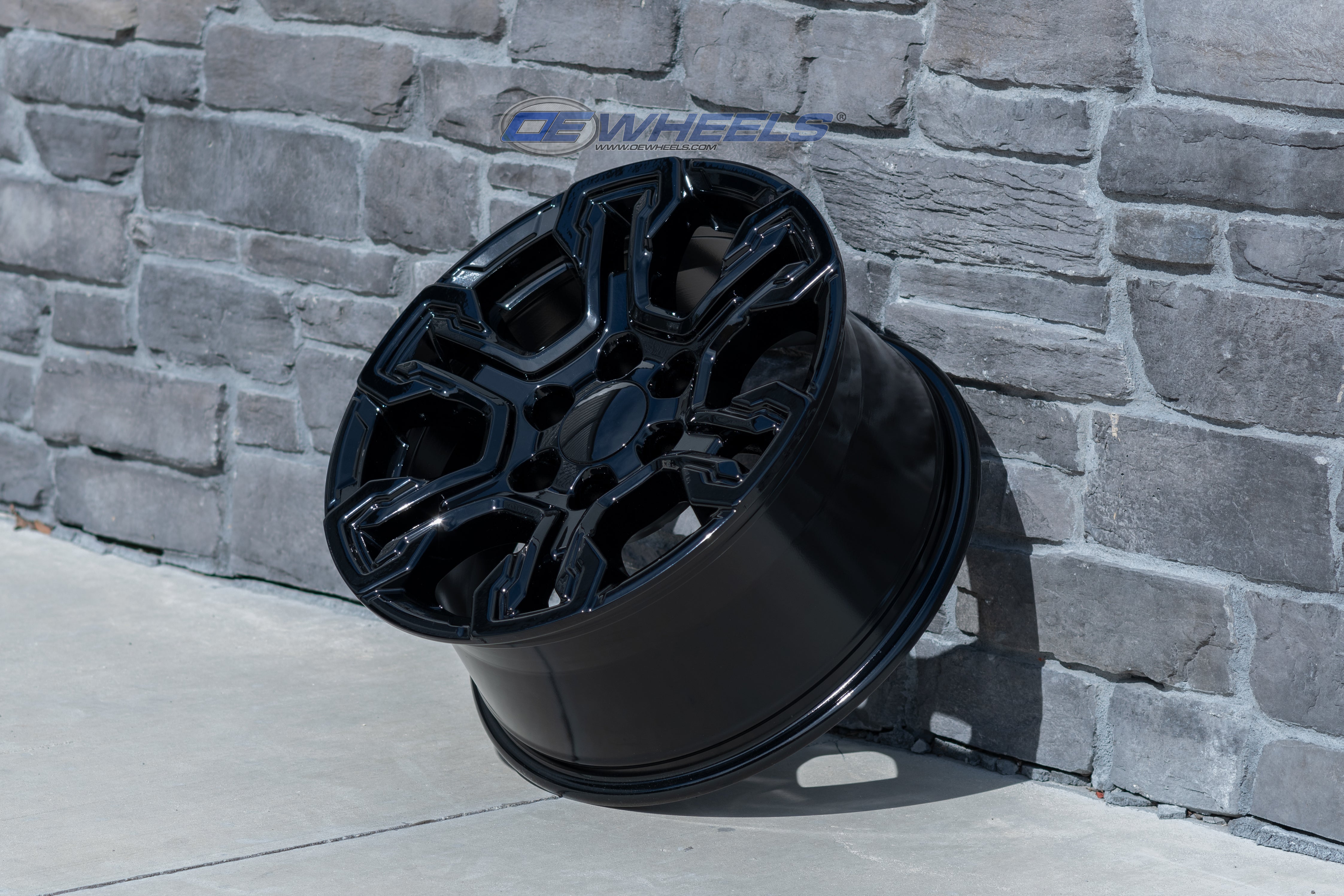 OE Wheels CV65-18085-6550-26B 18" Replica fits Chevrolet Silverado Gloss Black