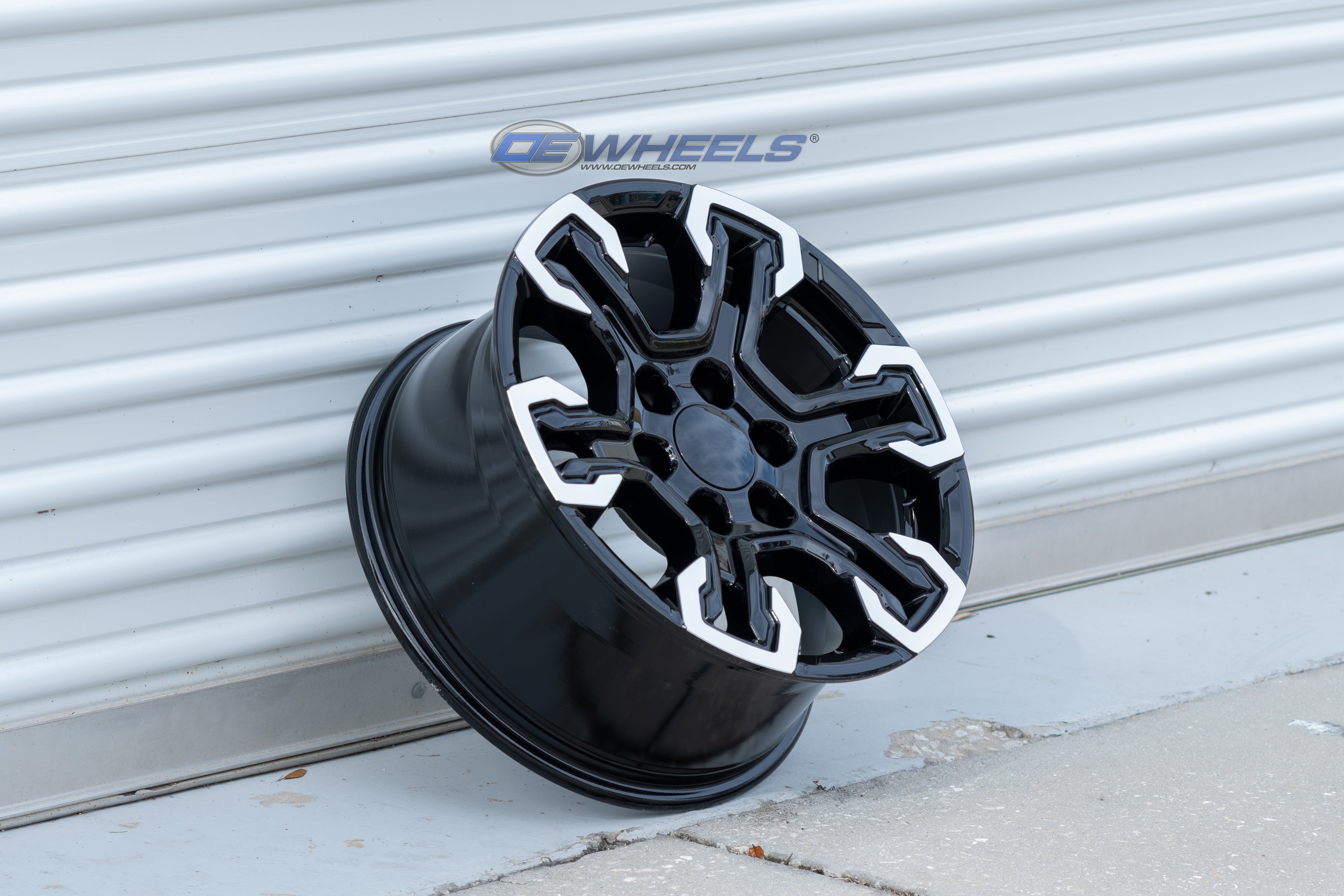 OE Wheels CV65-18085-6550-26MB 18" Replica fits Chevrolet Silverado Gloss Black