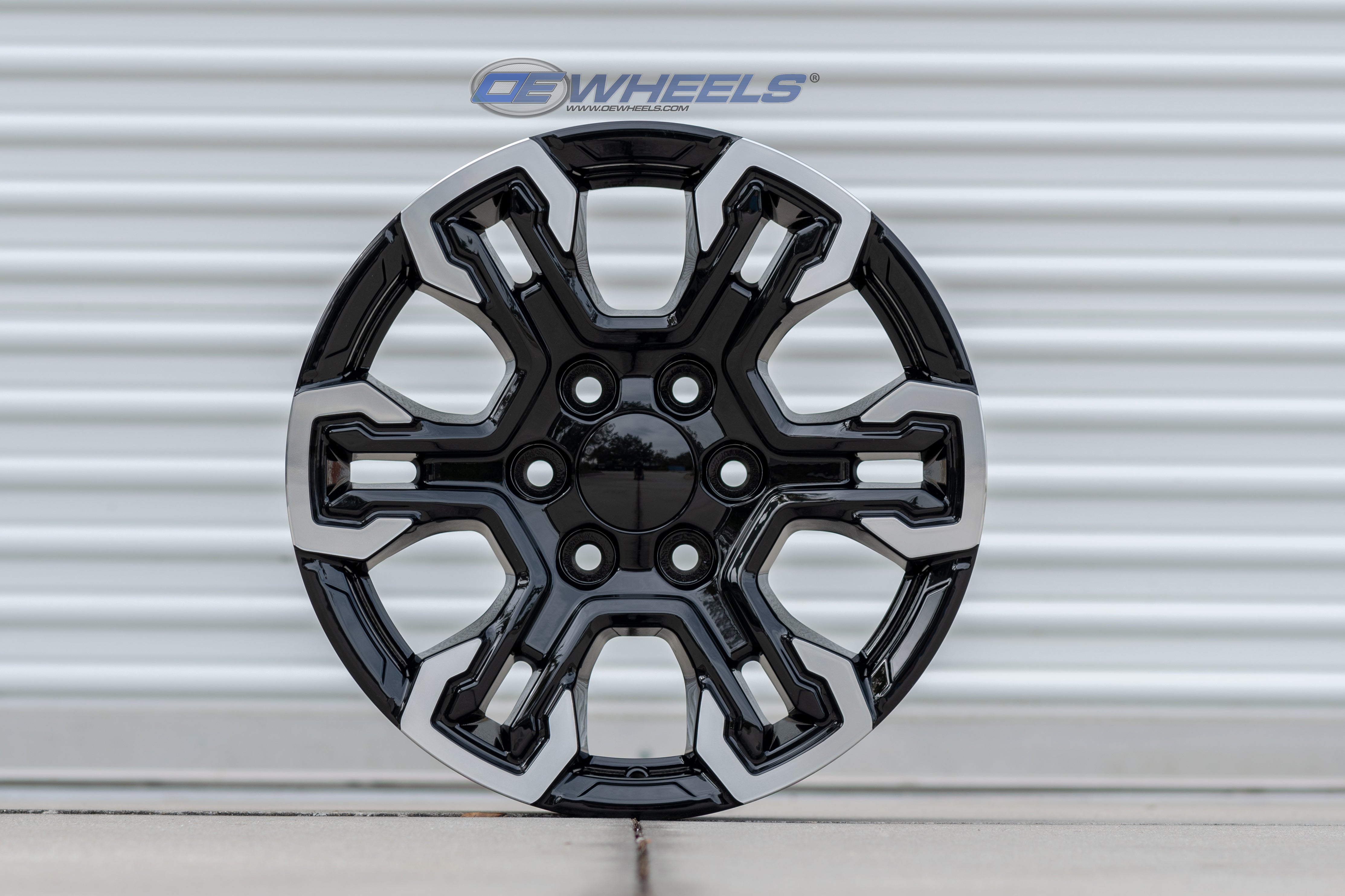 OE Wheels CV65-18085-6550-26MB 18" Replica fits Chevrolet Silverado Gloss Black