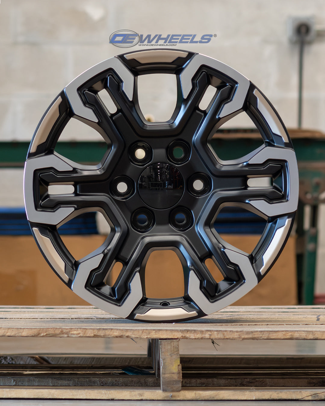OE Wheels CV65-18085-6550-26MB12 18" Replica fits Chevrolet Silverado Black