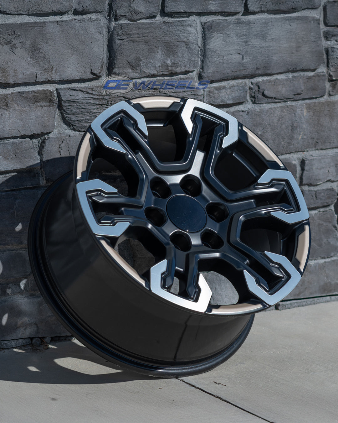 OE Wheels CV65-18085-6550-26MB12 18" Replica fits Chevrolet Silverado Black