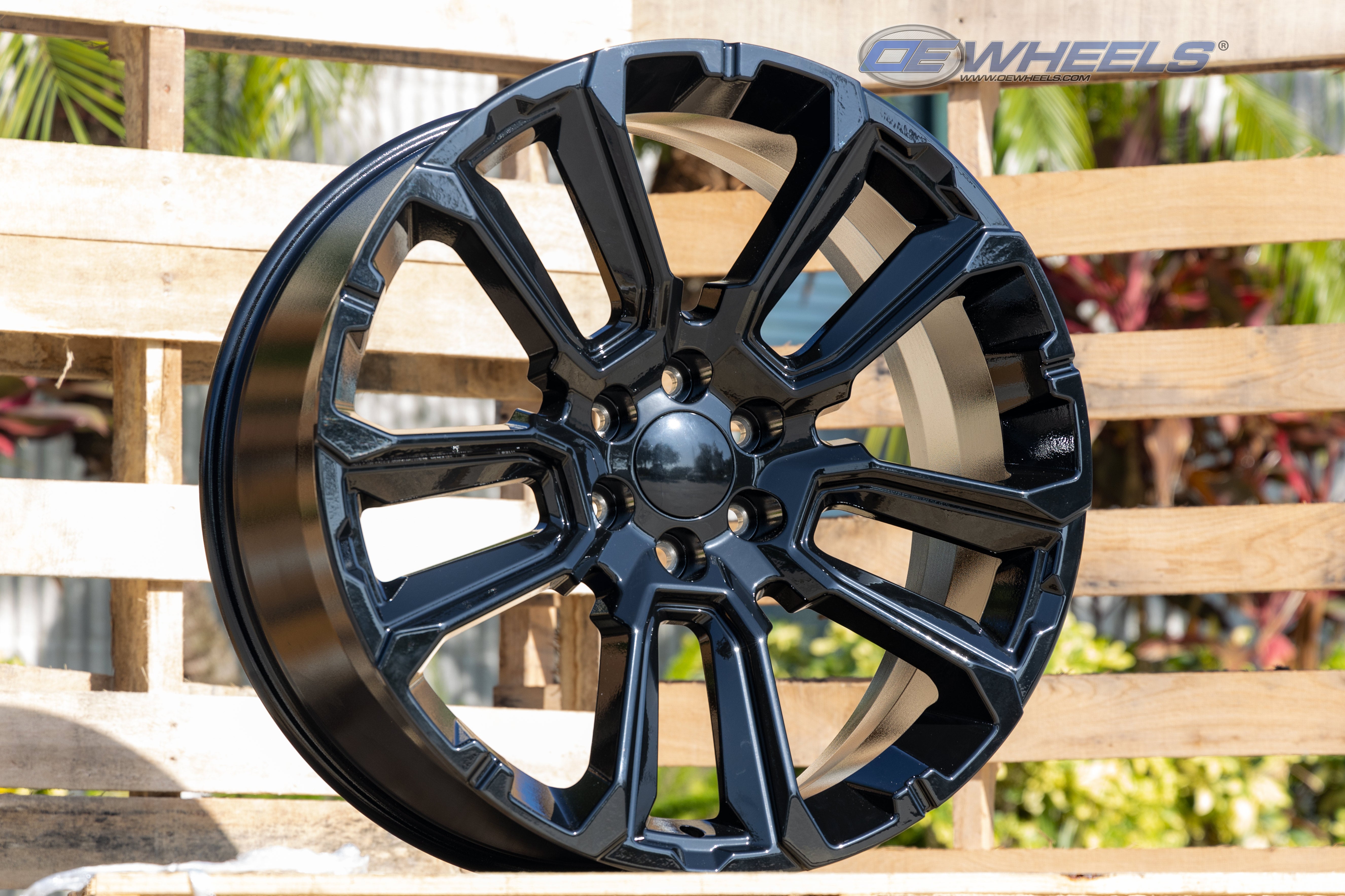 OE Wheels CV68-22090-6550-28B 22" Replica fits Chevrolet Suburban 1500 Black