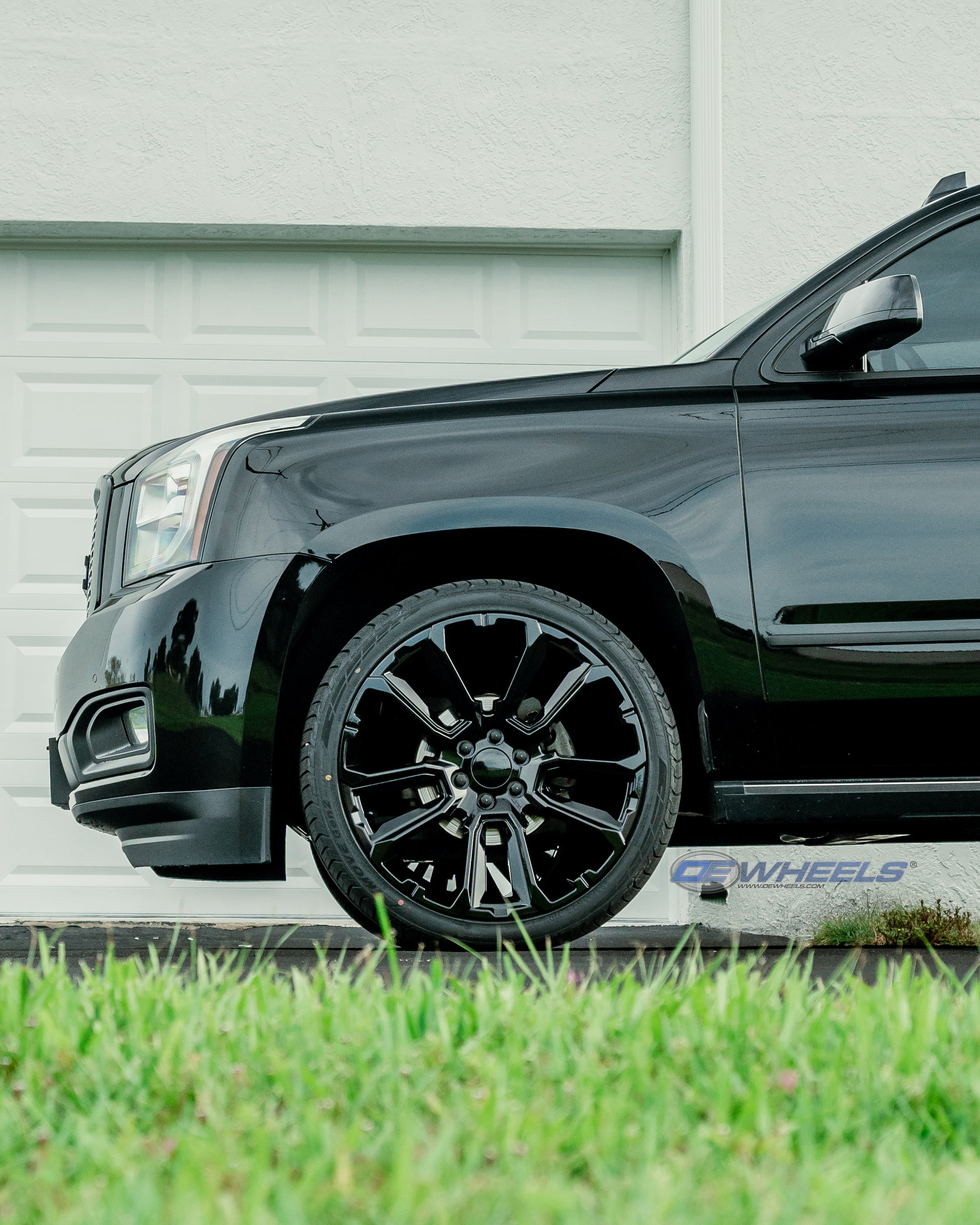 OE Wheels CV68-24100-6550-28B 24" Replica fits Chevrolet Suburban 1500 - Black