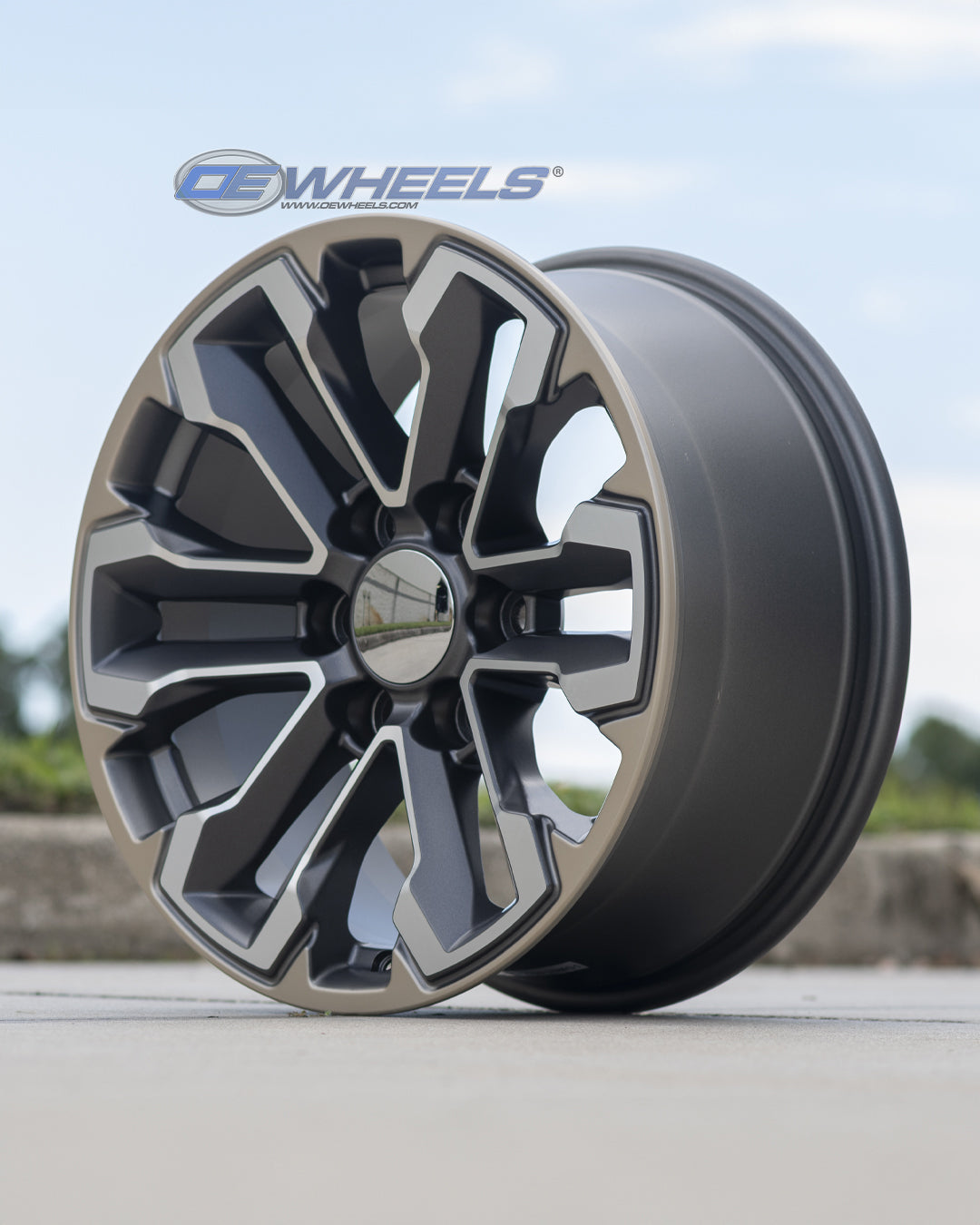 OE Wheels CV69-18085-6550-26MG1 18" Replica fits Chevrolet Silverado Gunmetal