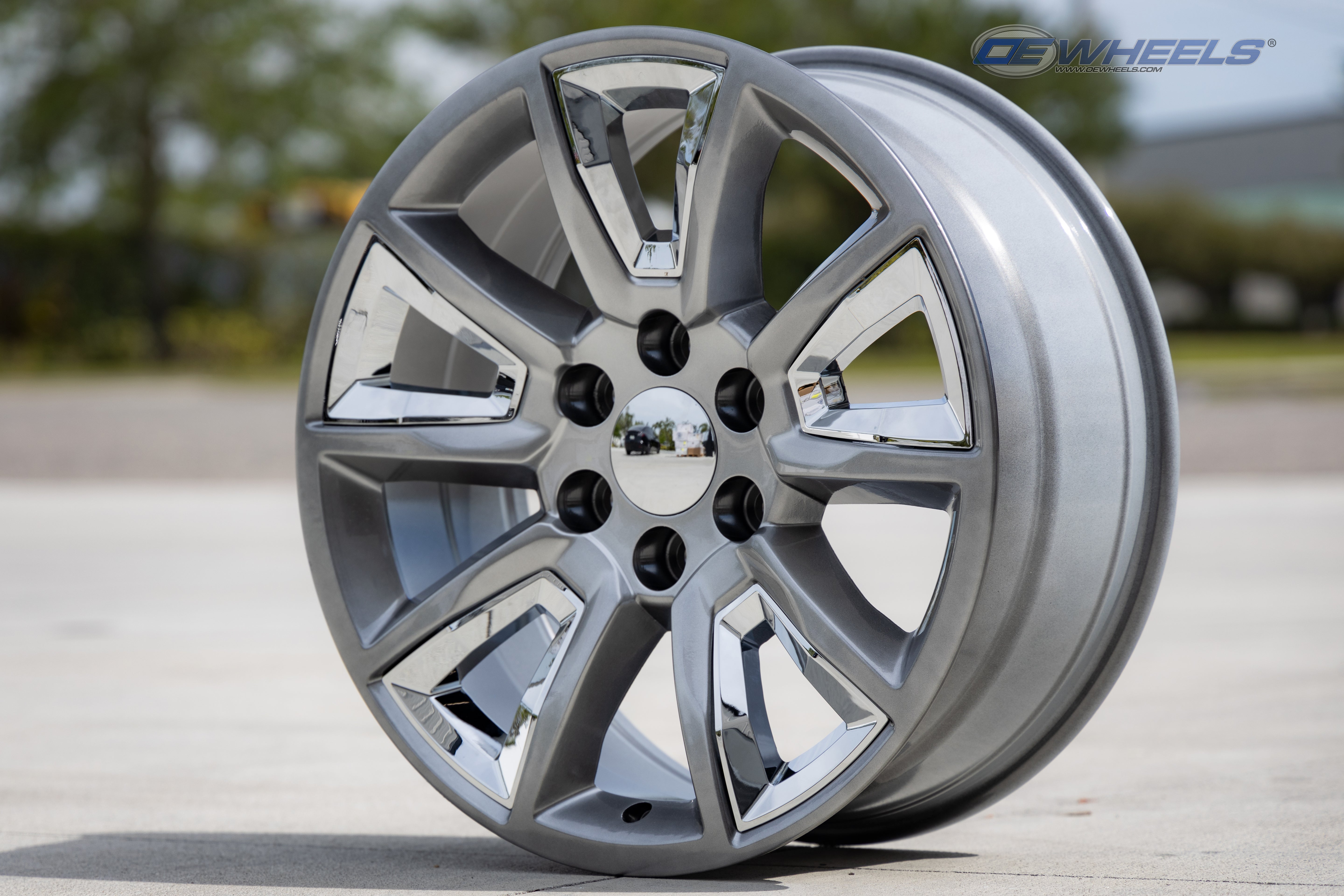 OE Wheels CV73B-22090-6550-24HB-ic 22" Replica CV73B fits Chevrolet Tahoe Chrome