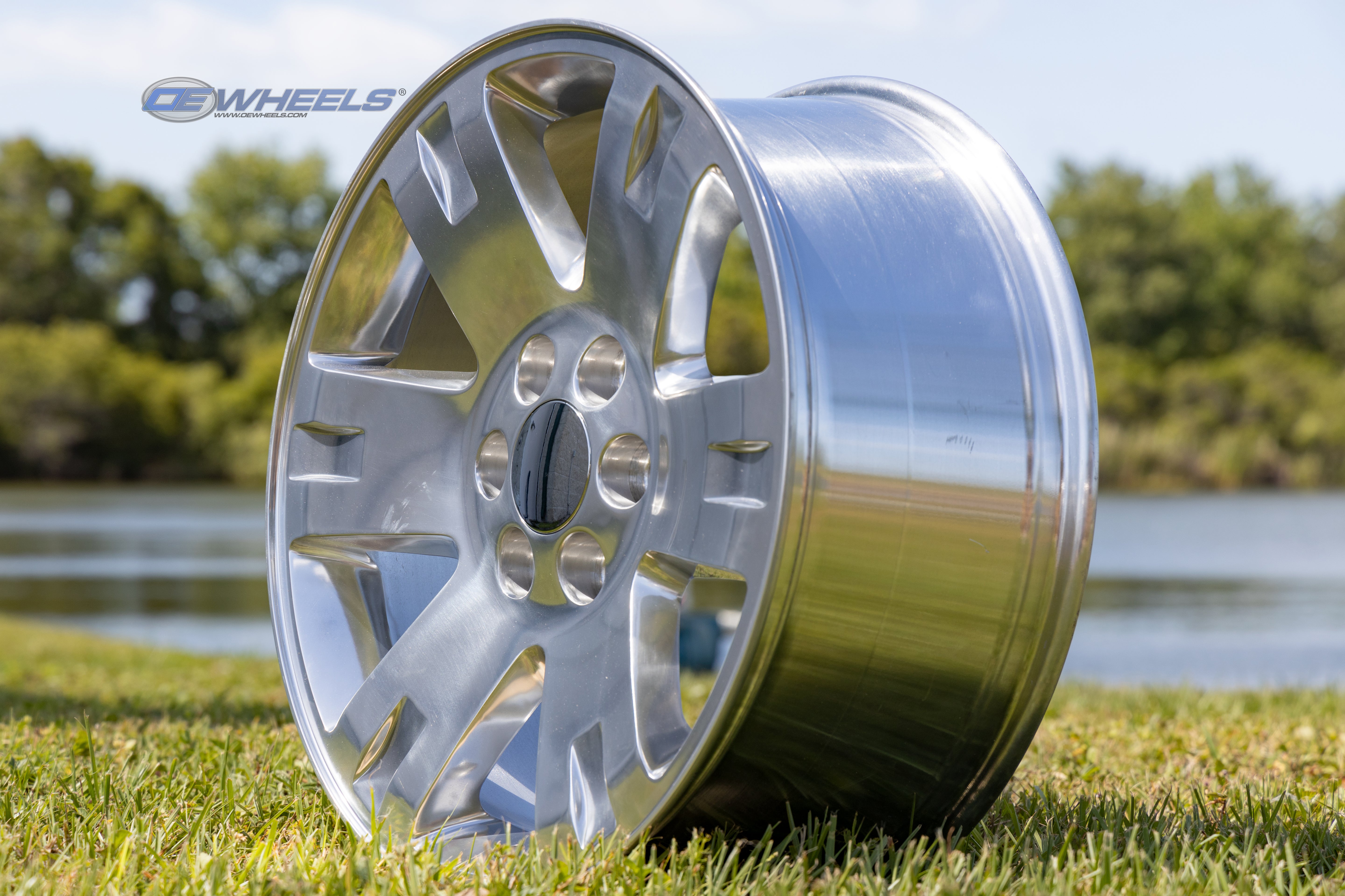 OE Wheels CV81-20085-6550-31P 20" Replica CV81 fits GMC Yukon 20x8.5 Polished