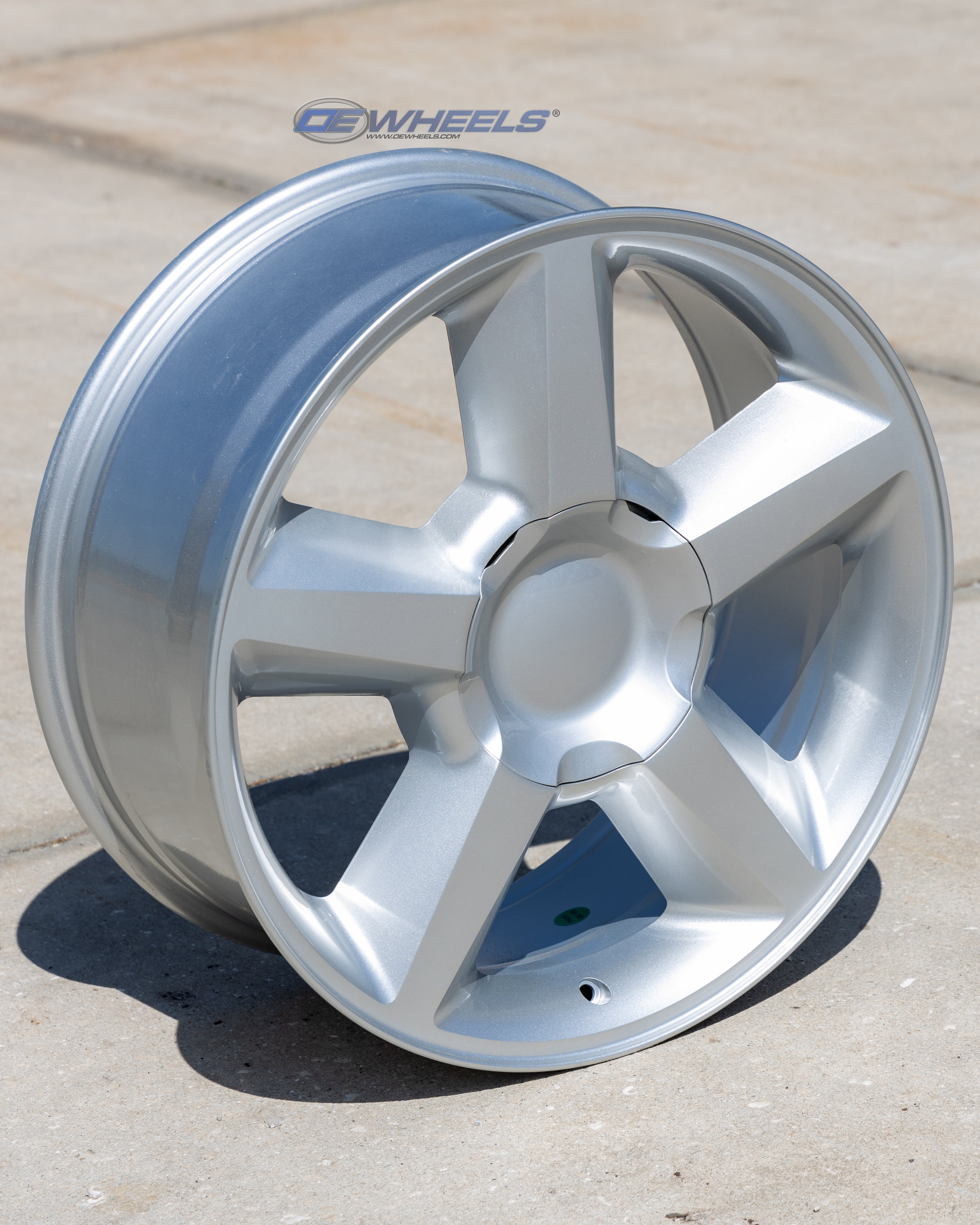 OE Wheels CV83-20085-6550-31S 20" Replica fits Chevrolet Tahoe 20x8.5 Silver