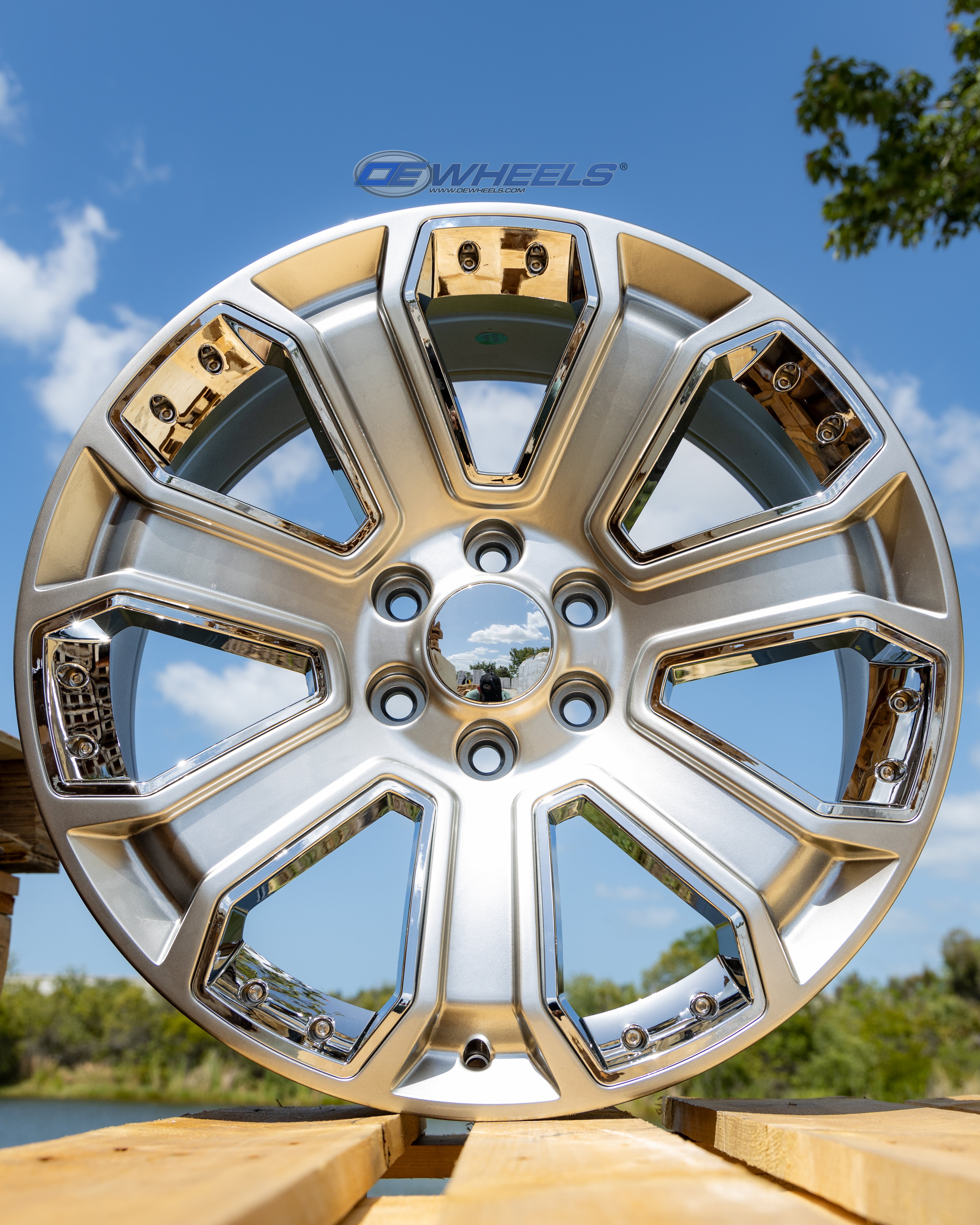OE Wheels CV93B-22090-6550-24HB-ic 22" Replica fits Chevy Silverado Hyper Black