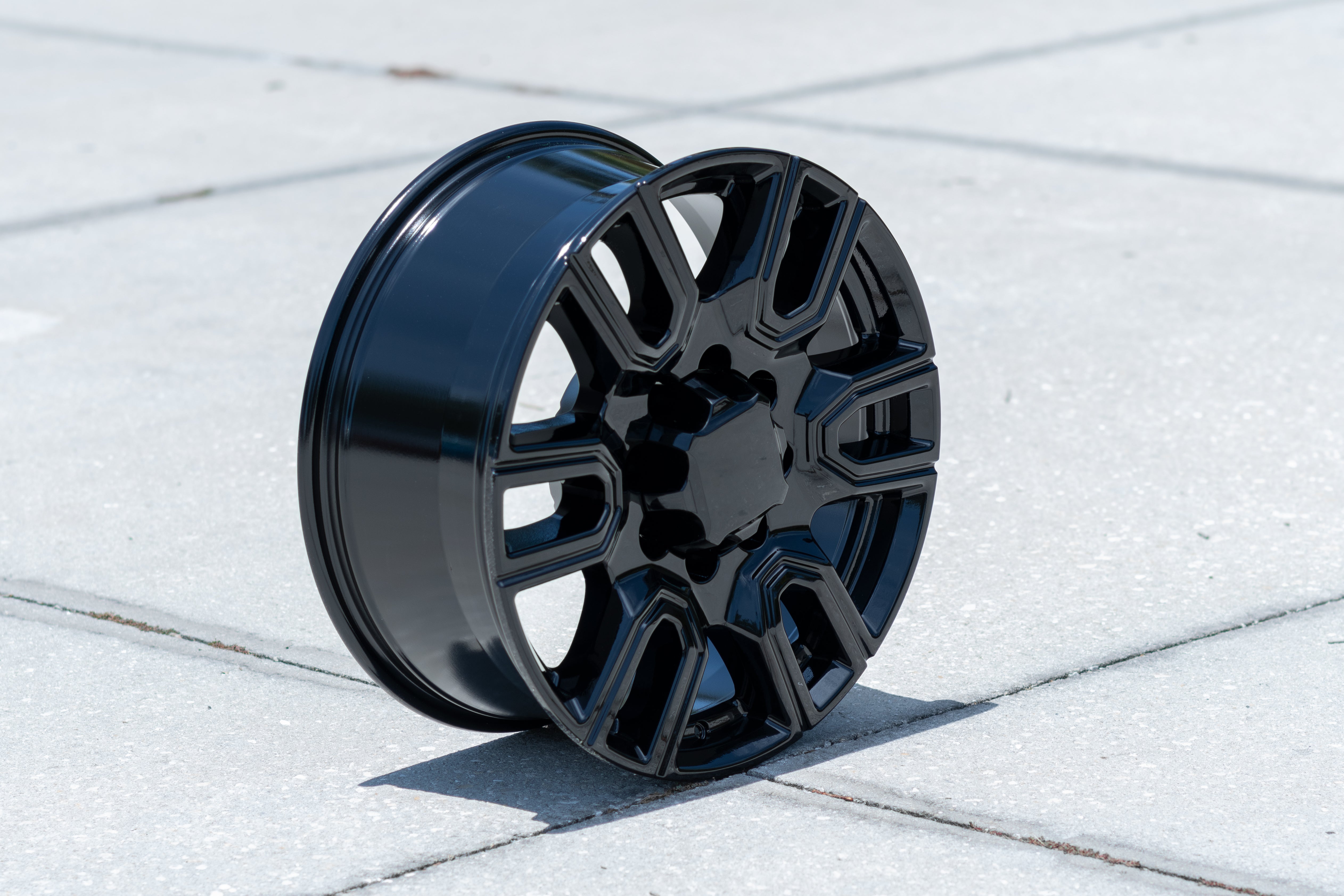 OE Wheels CV96B-20085-8180-47B 20" Replica fits GMC Sierra 2500/3500 Black