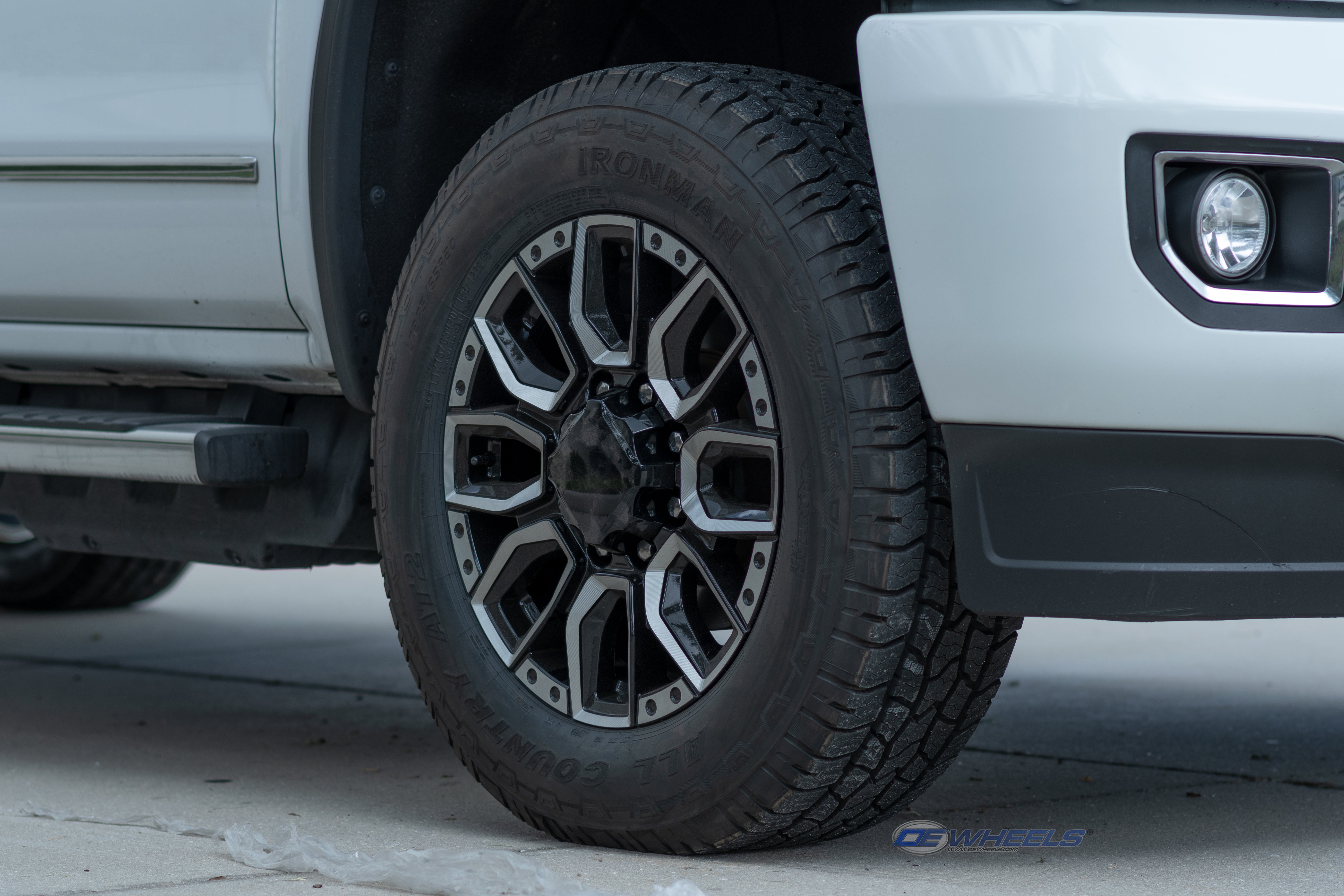 OE Wheels CV97B-20085-8180-47BMT 20" Replica fits GMC Sierra 2500/3500 Black