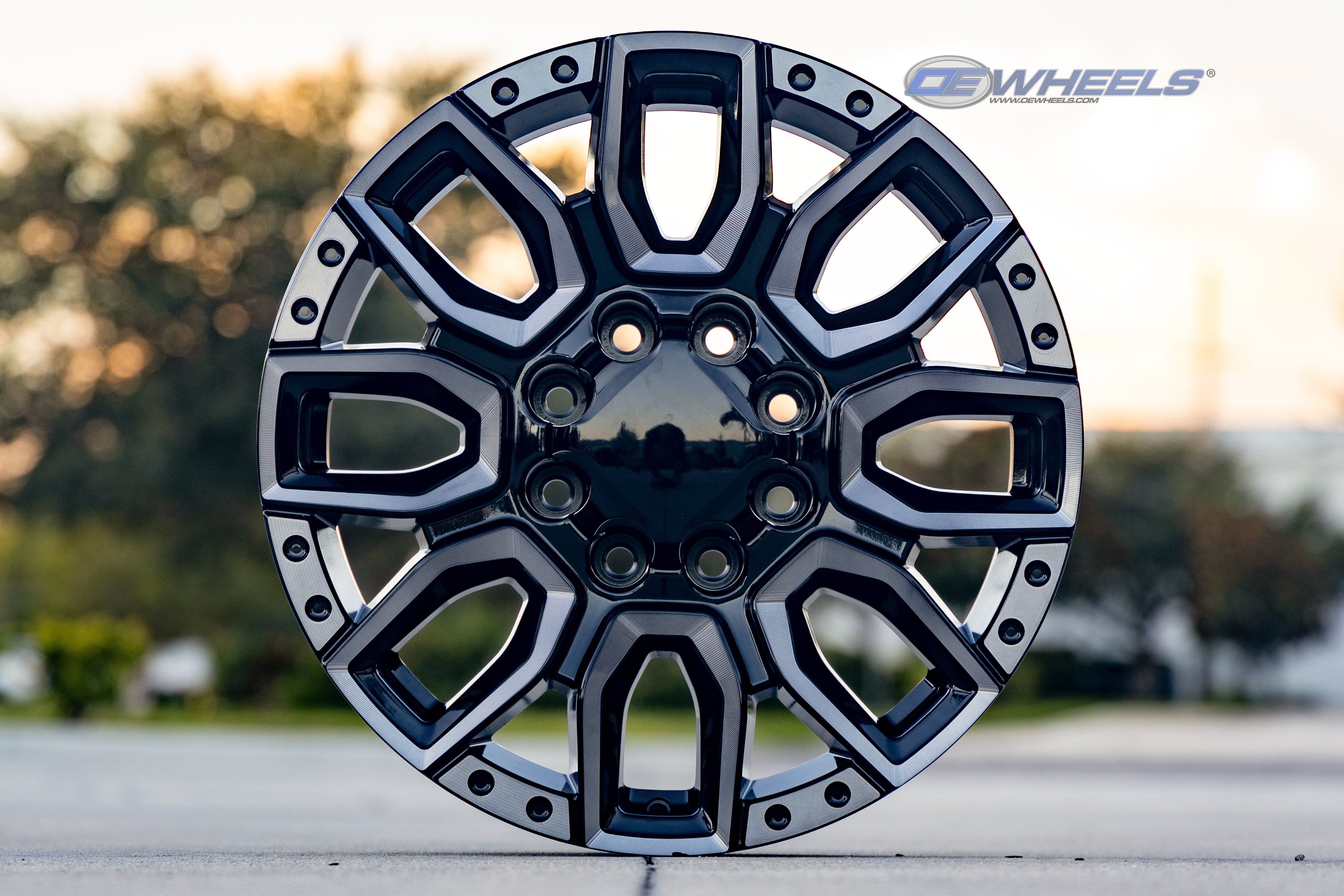 OE Wheels CV97B-20085-8180-47BM 20" Replica fits GMC Sierra 2500/3500 Black